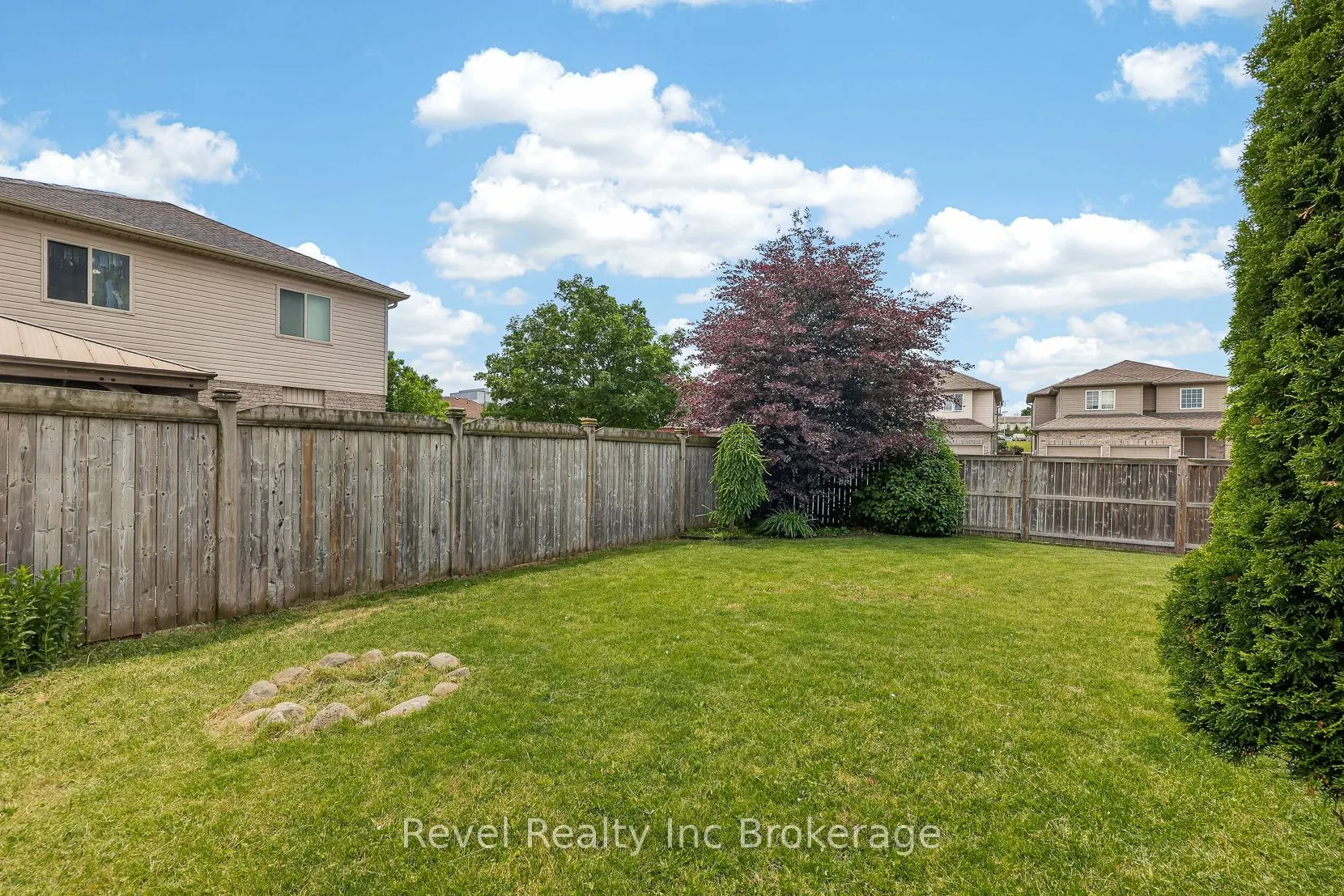 762 Frontenac Crescent