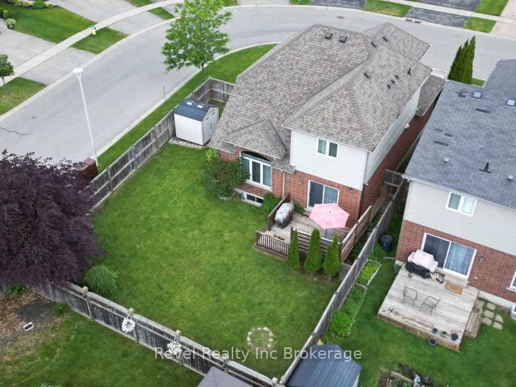 762 Frontenac Crescent