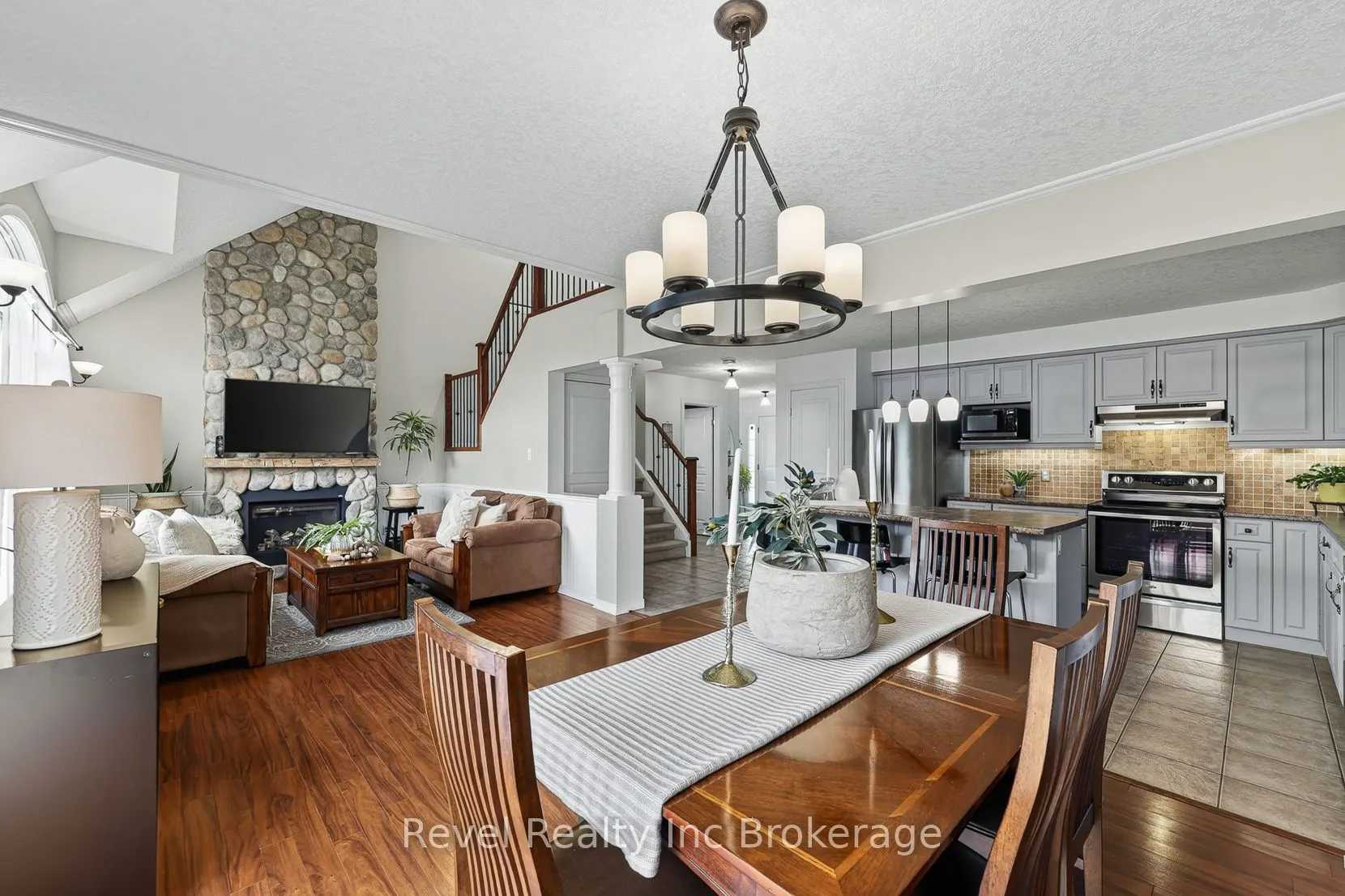 762 Frontenac Crescent