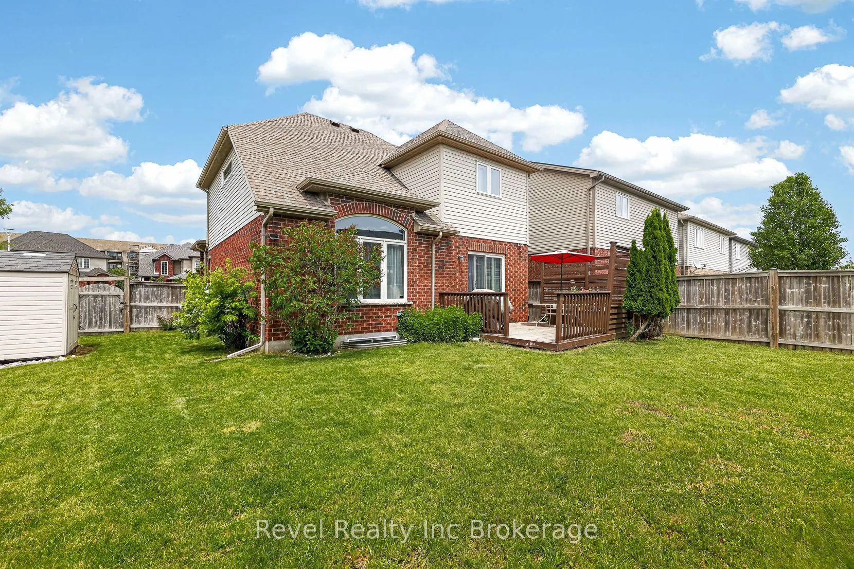 762 Frontenac Crescent