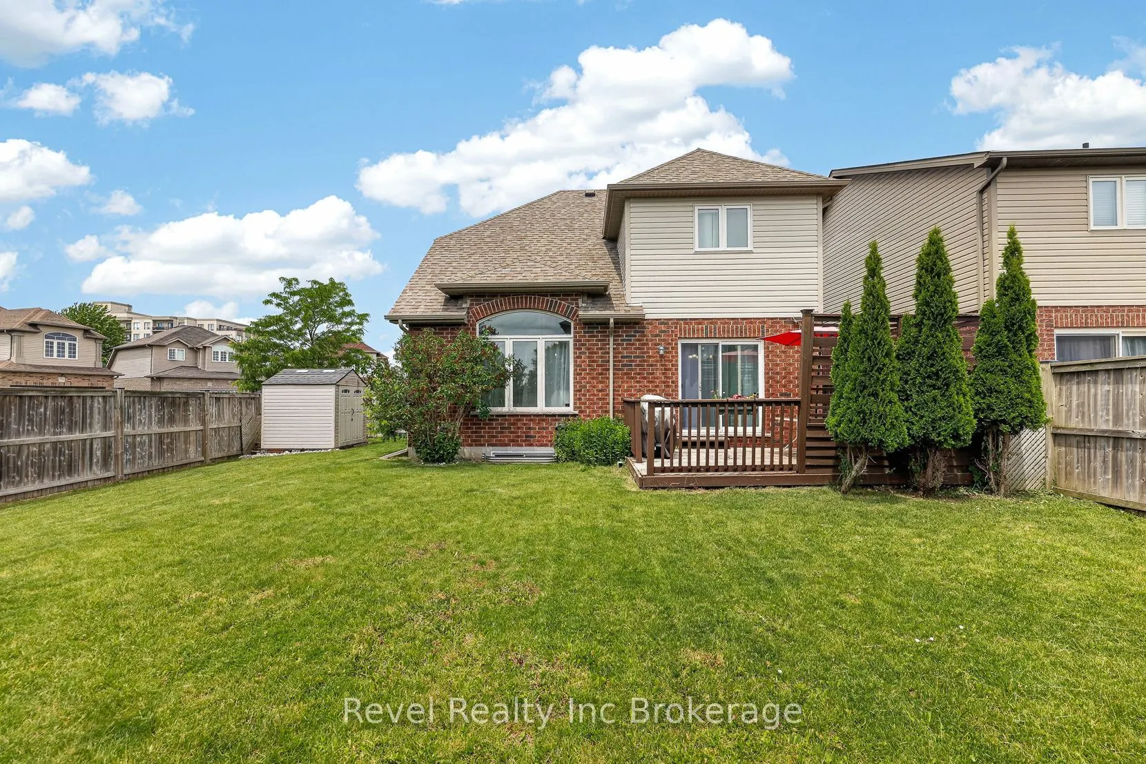 762 Frontenac Crescent