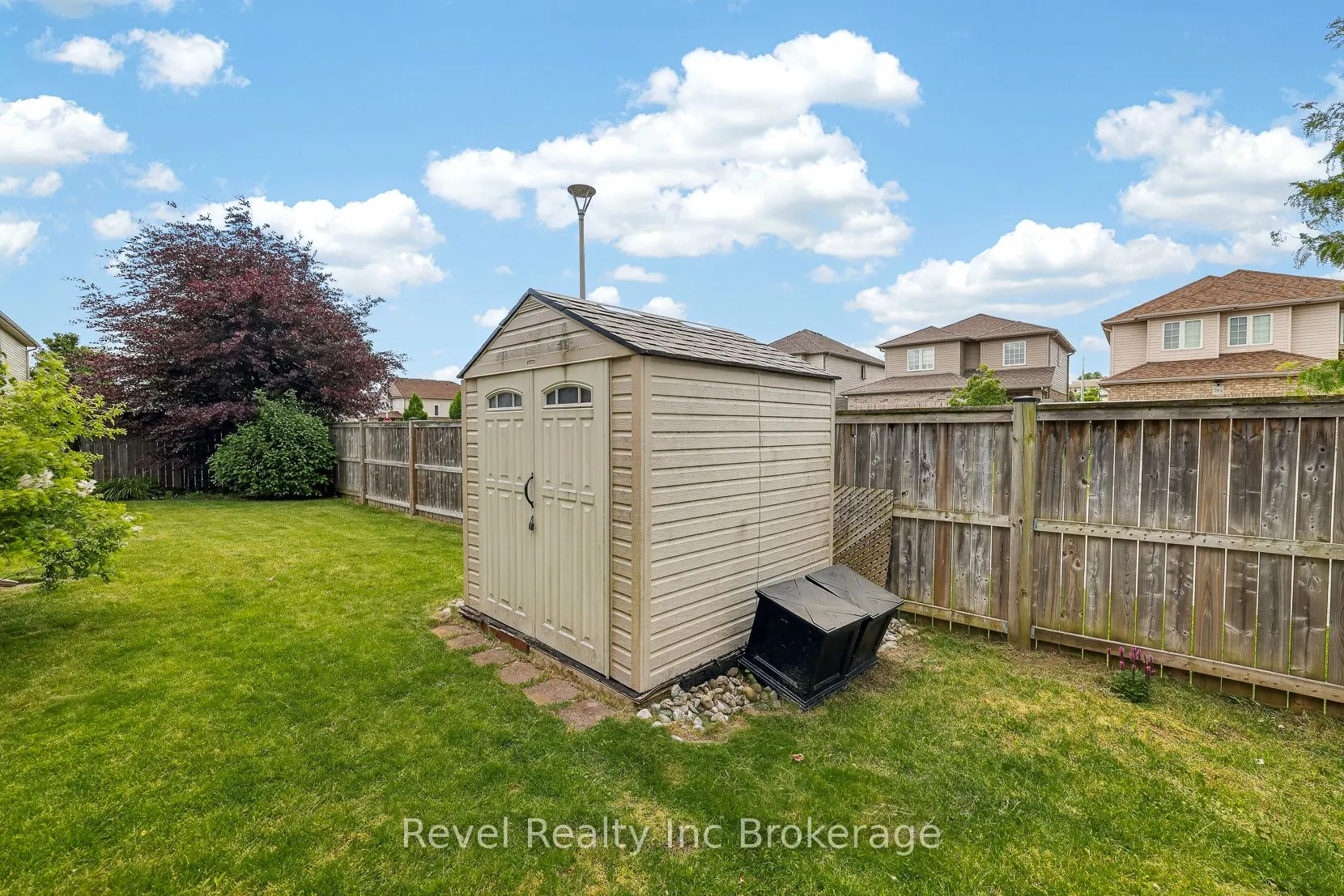 762 Frontenac Crescent
