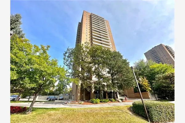 505 St Laurent Boulevard #804