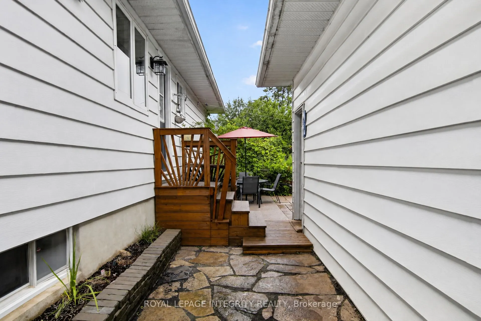 333 Charron Street