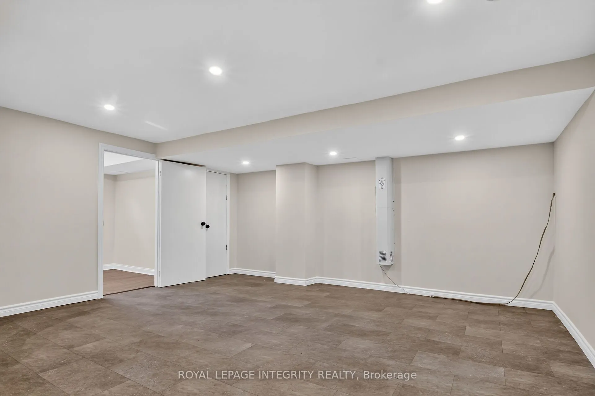 333 Charron Street