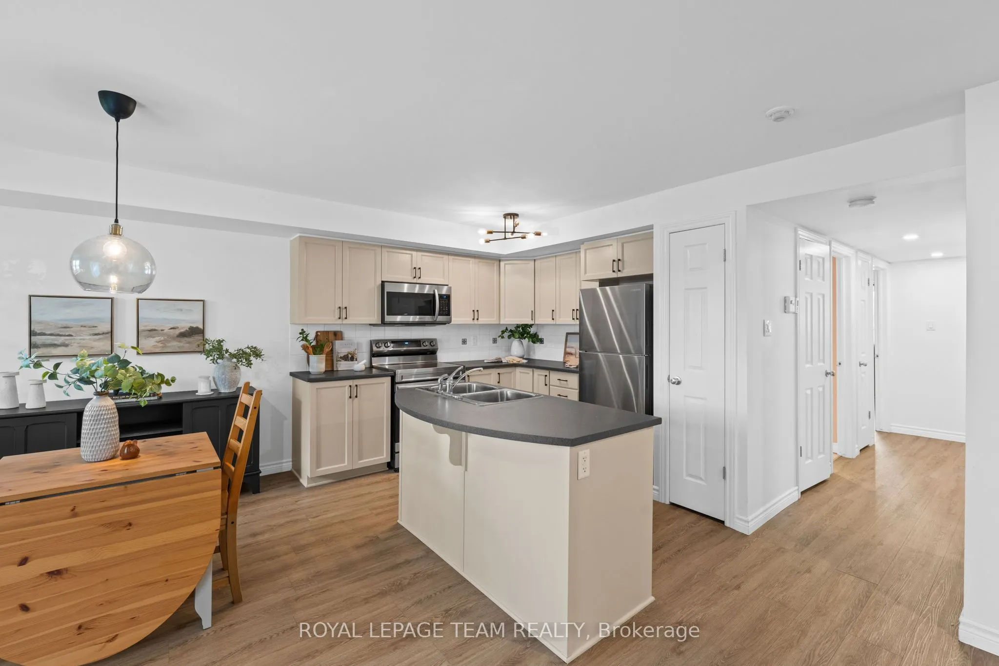 313 Cresthaven Drive #2