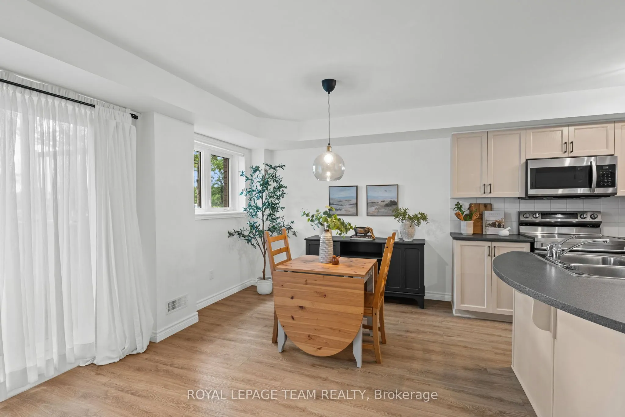 313 Cresthaven Drive #2