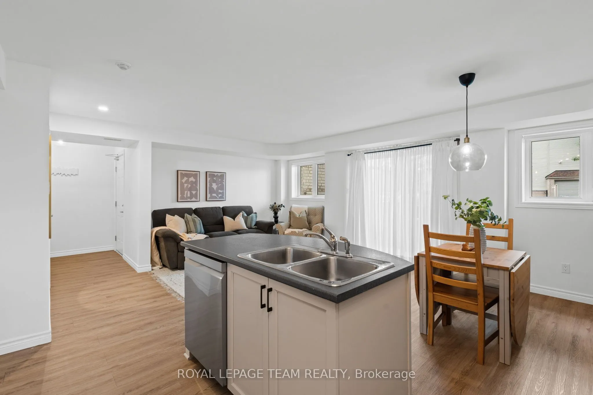 313 Cresthaven Drive #2
