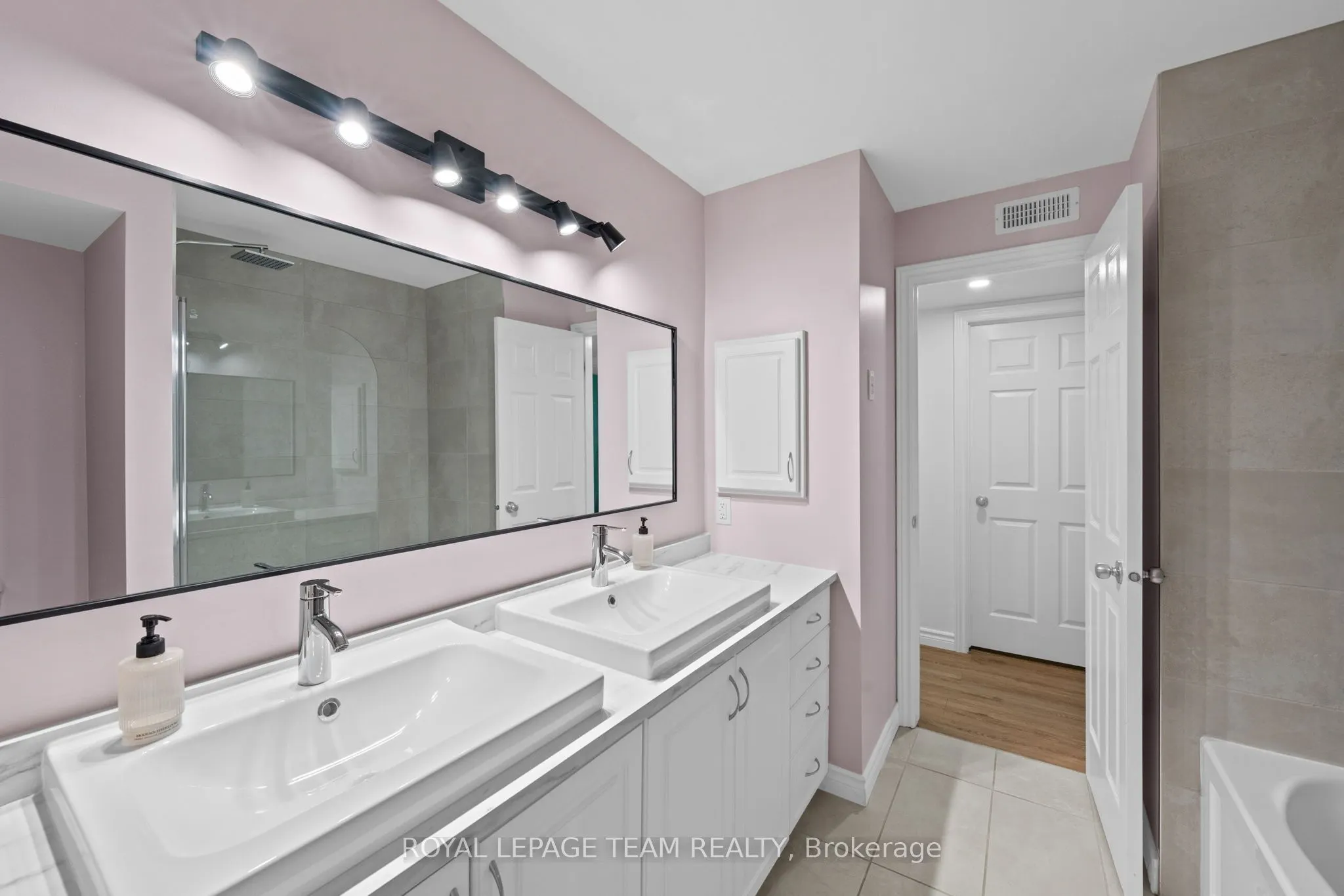 313 Cresthaven Drive #2