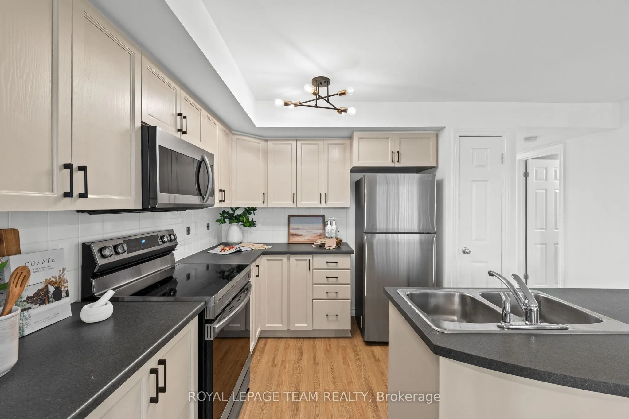 313 Cresthaven Drive #2