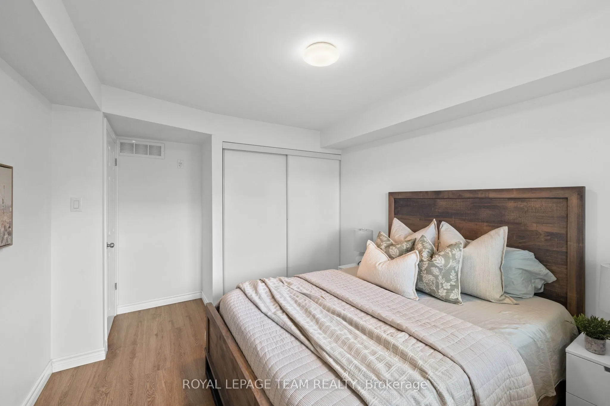 313 Cresthaven Drive #2