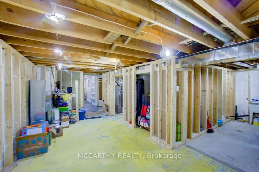 341 Victoria Street East Street E