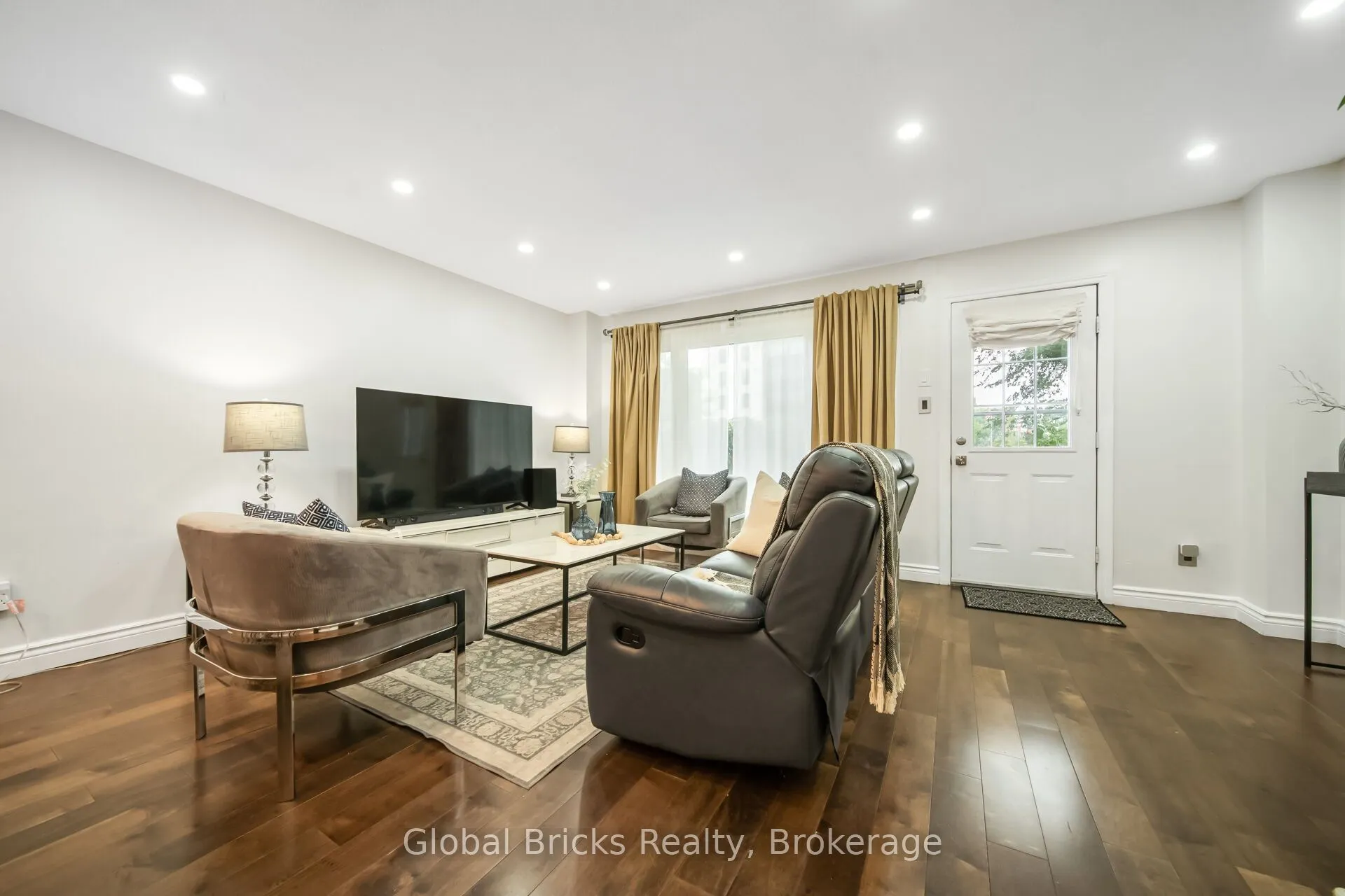 15 Green Valley Drive #27