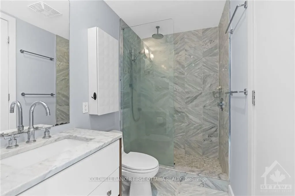 300 LISGAR Street #907
