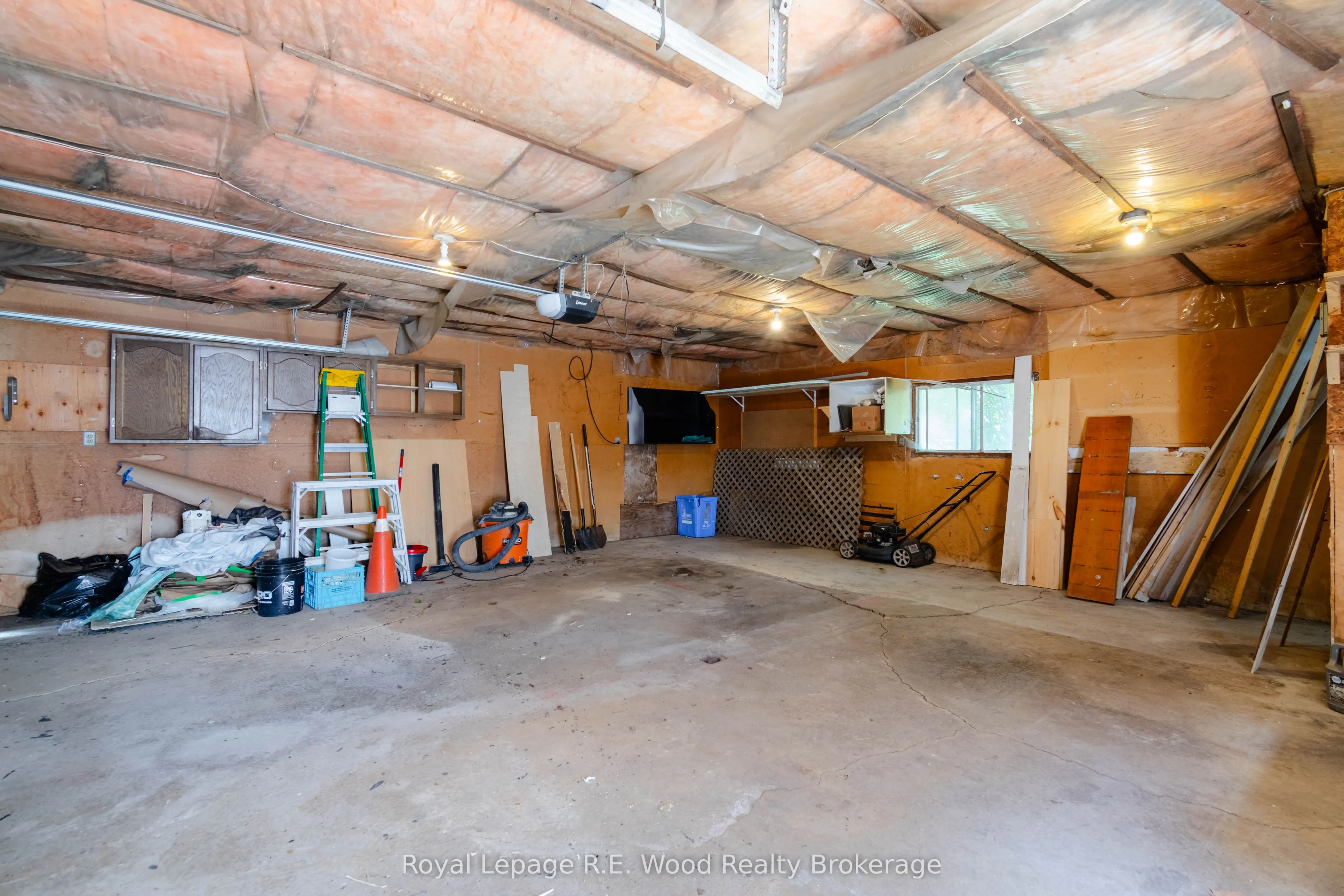 311 TALBOT Street E