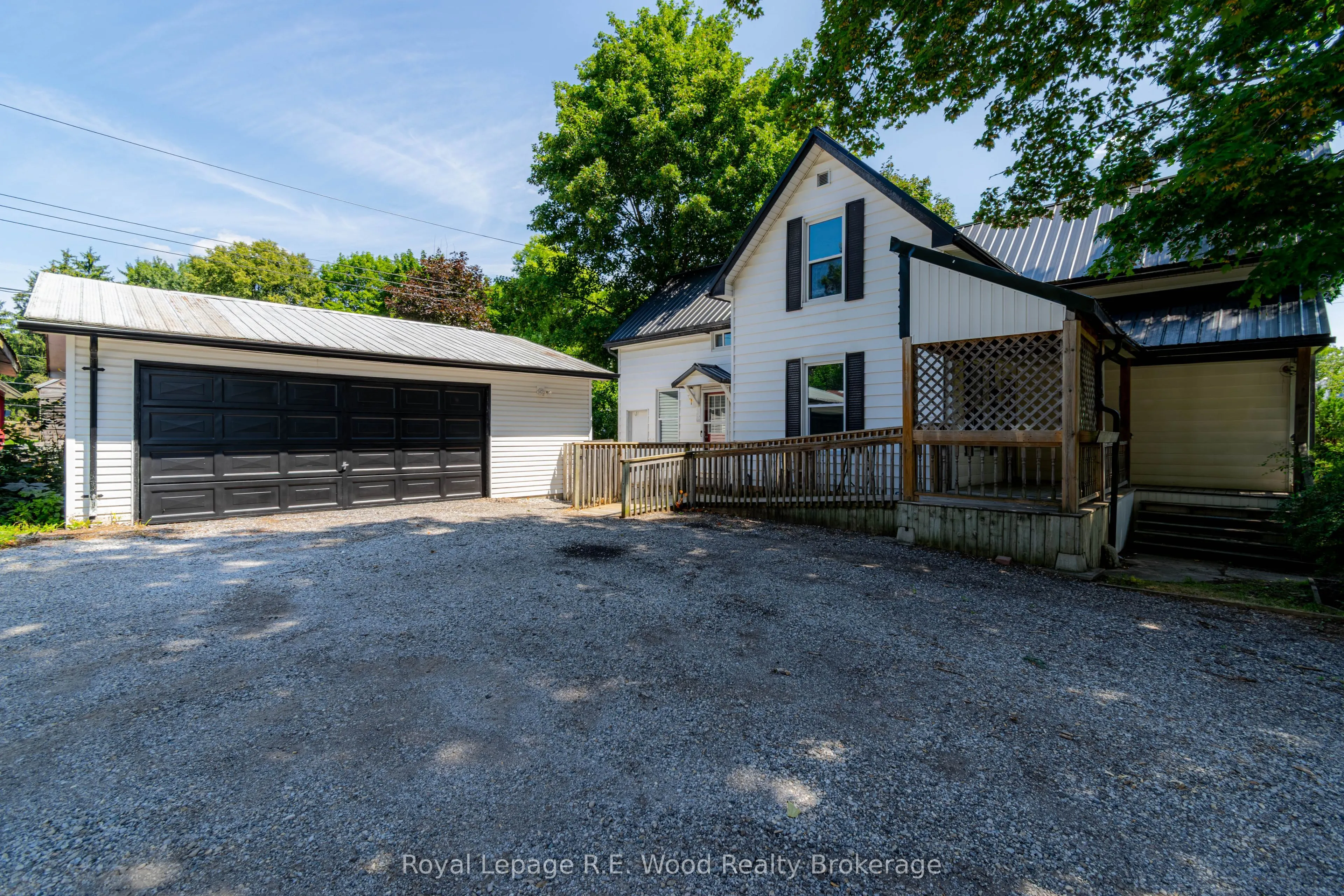 311 TALBOT Street E