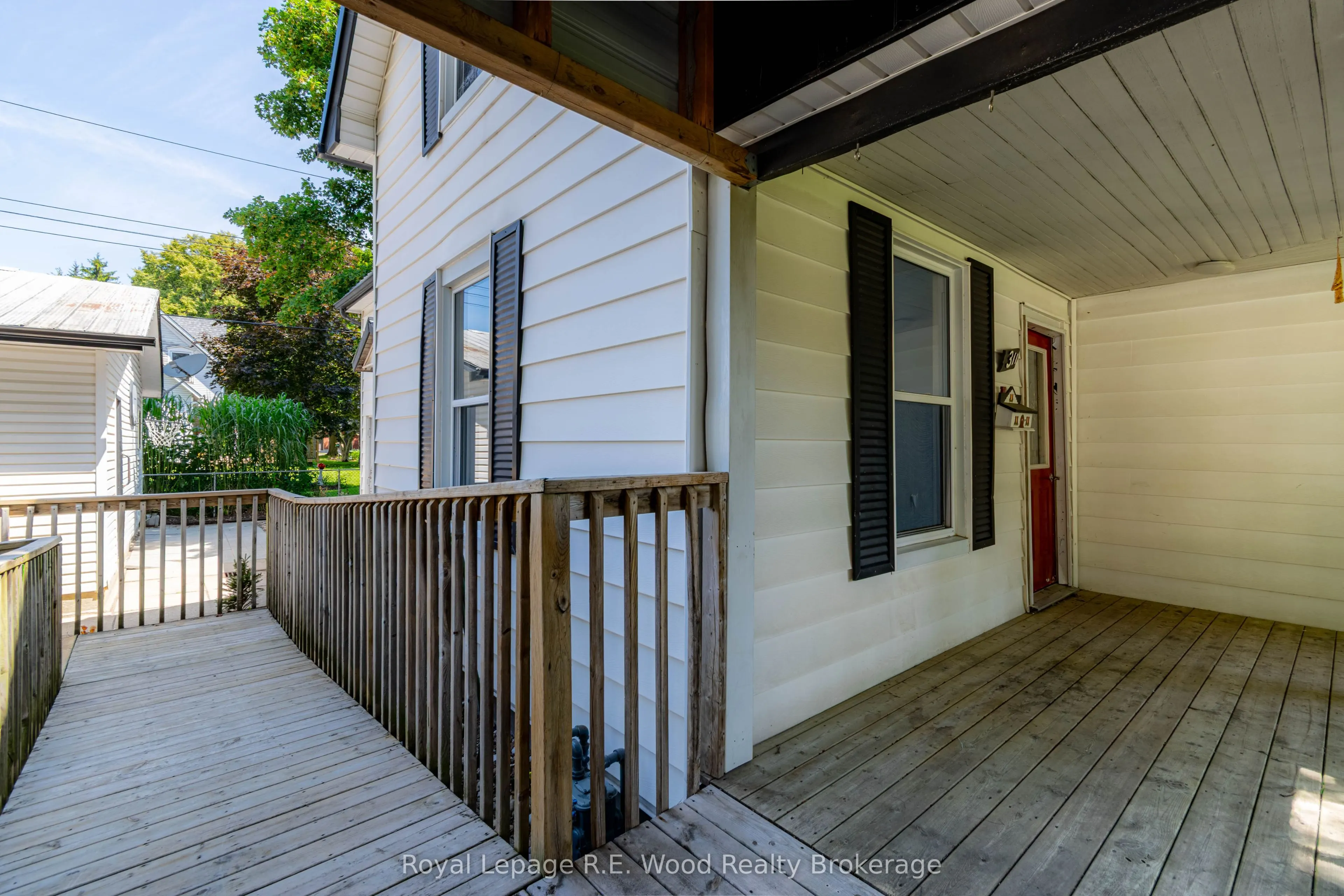 311 TALBOT Street E