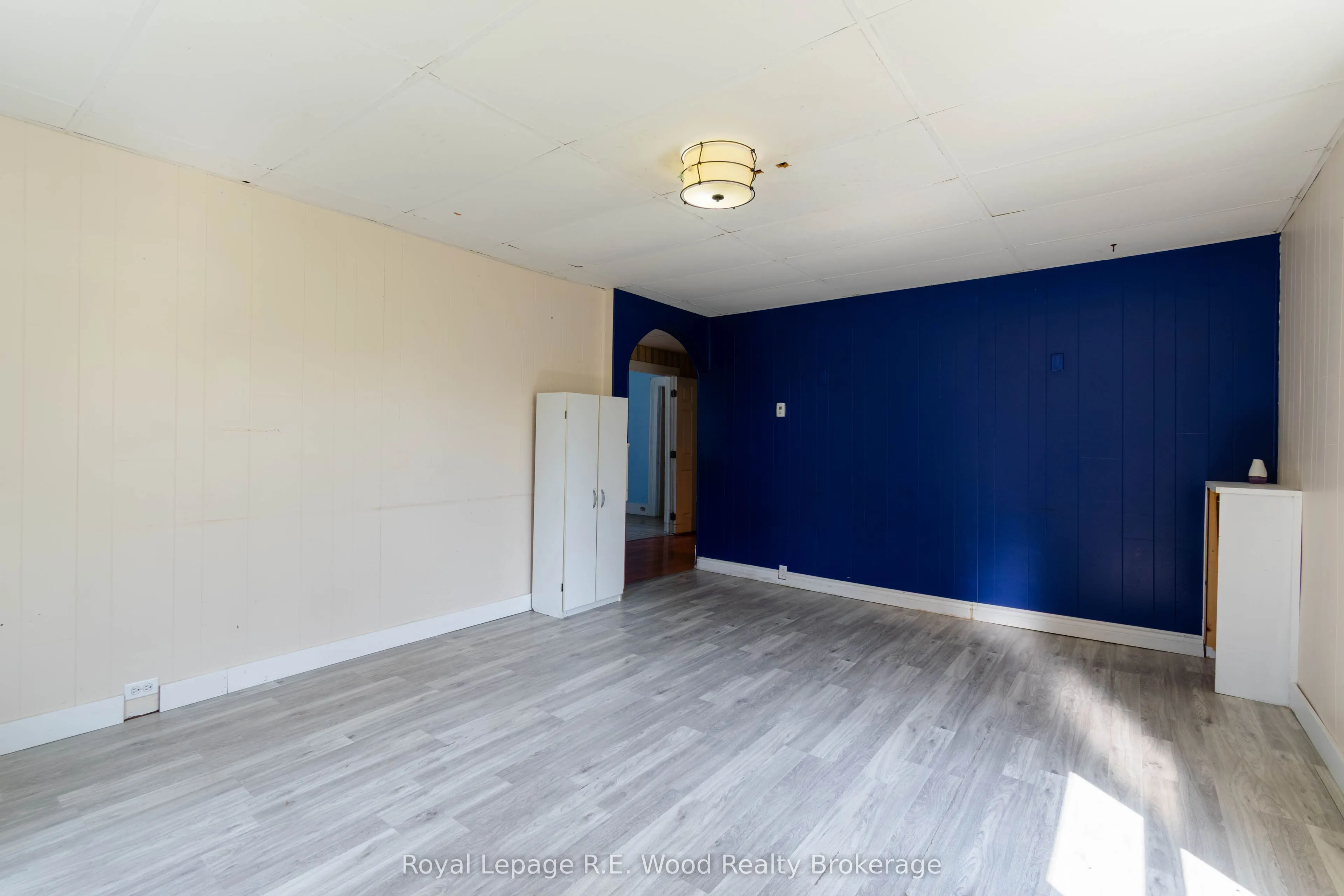 311 TALBOT Street E