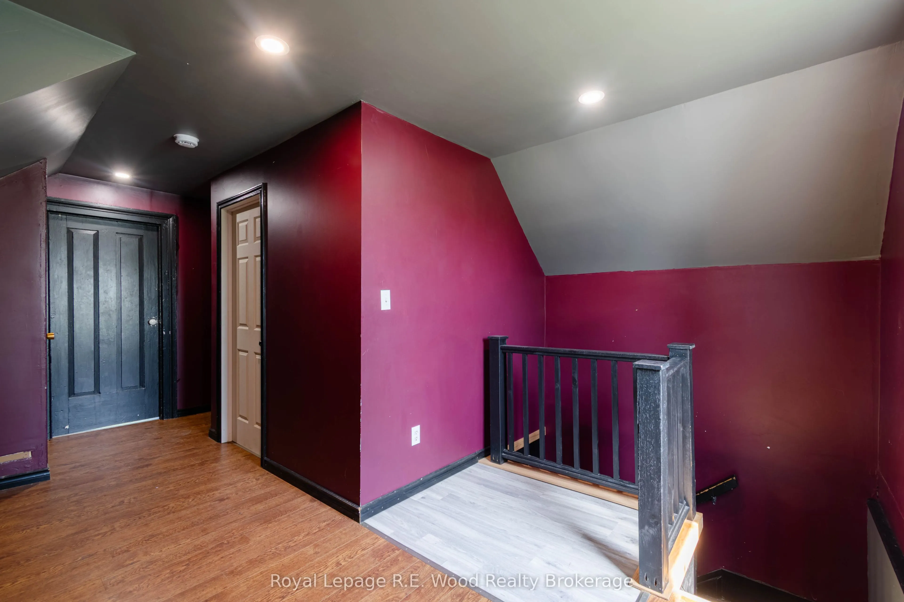311 TALBOT Street E