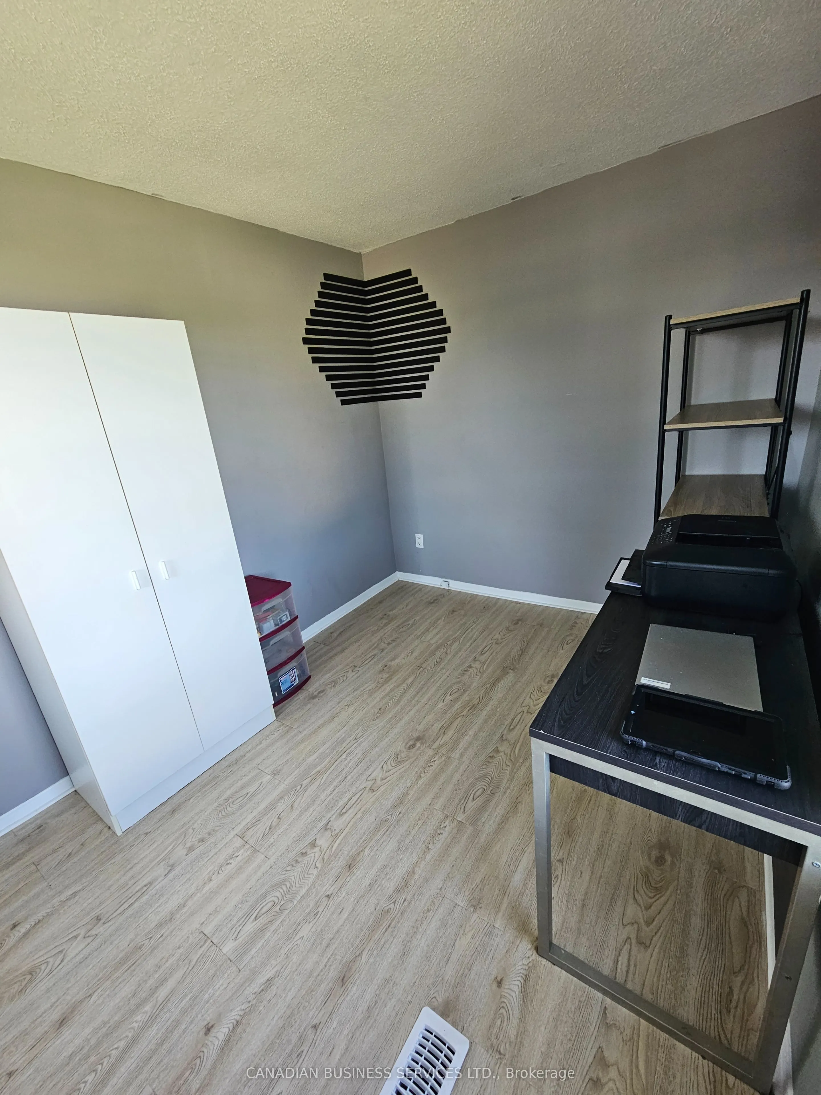 2285 Laval Road S