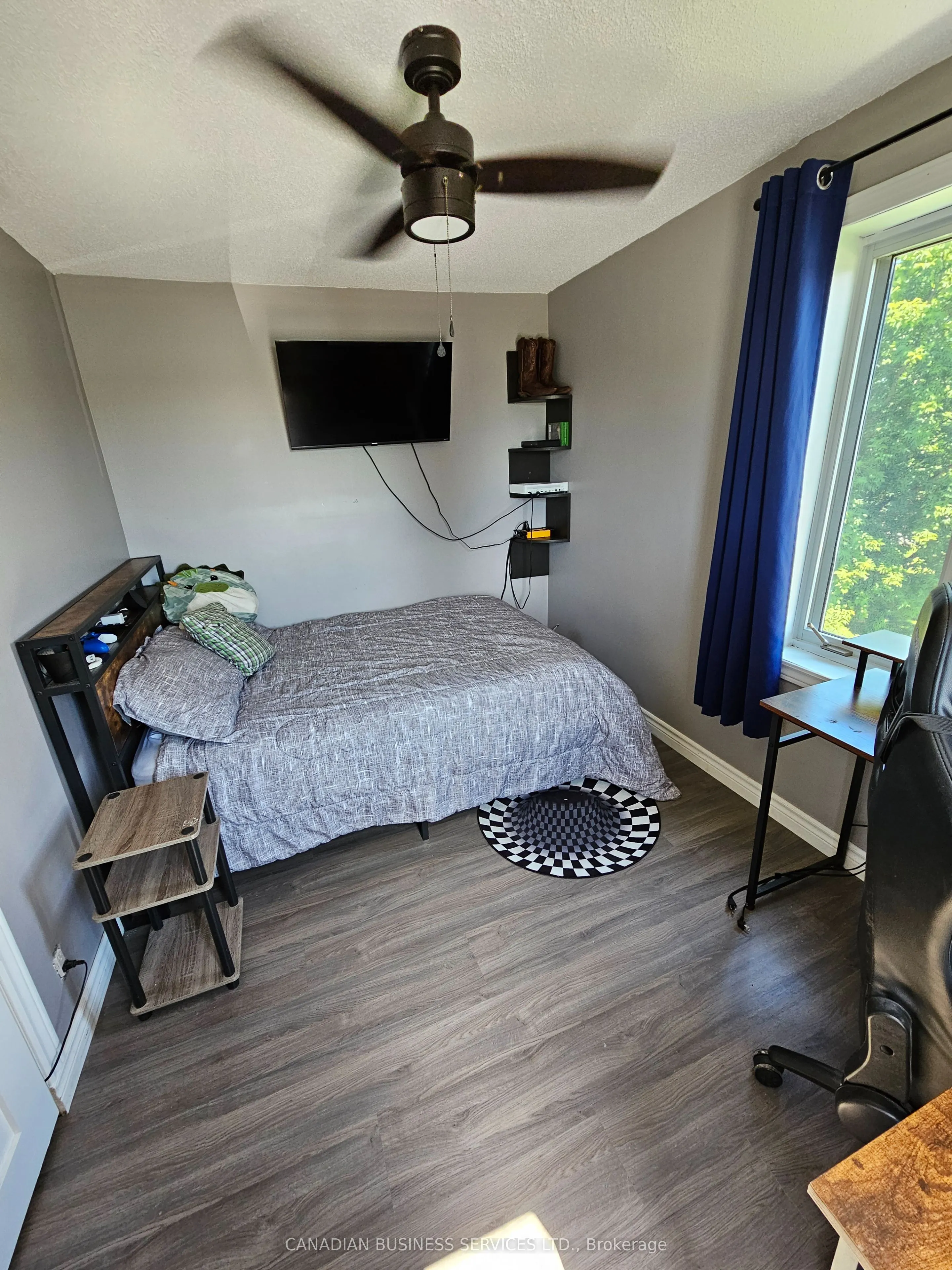 2285 Laval Road S