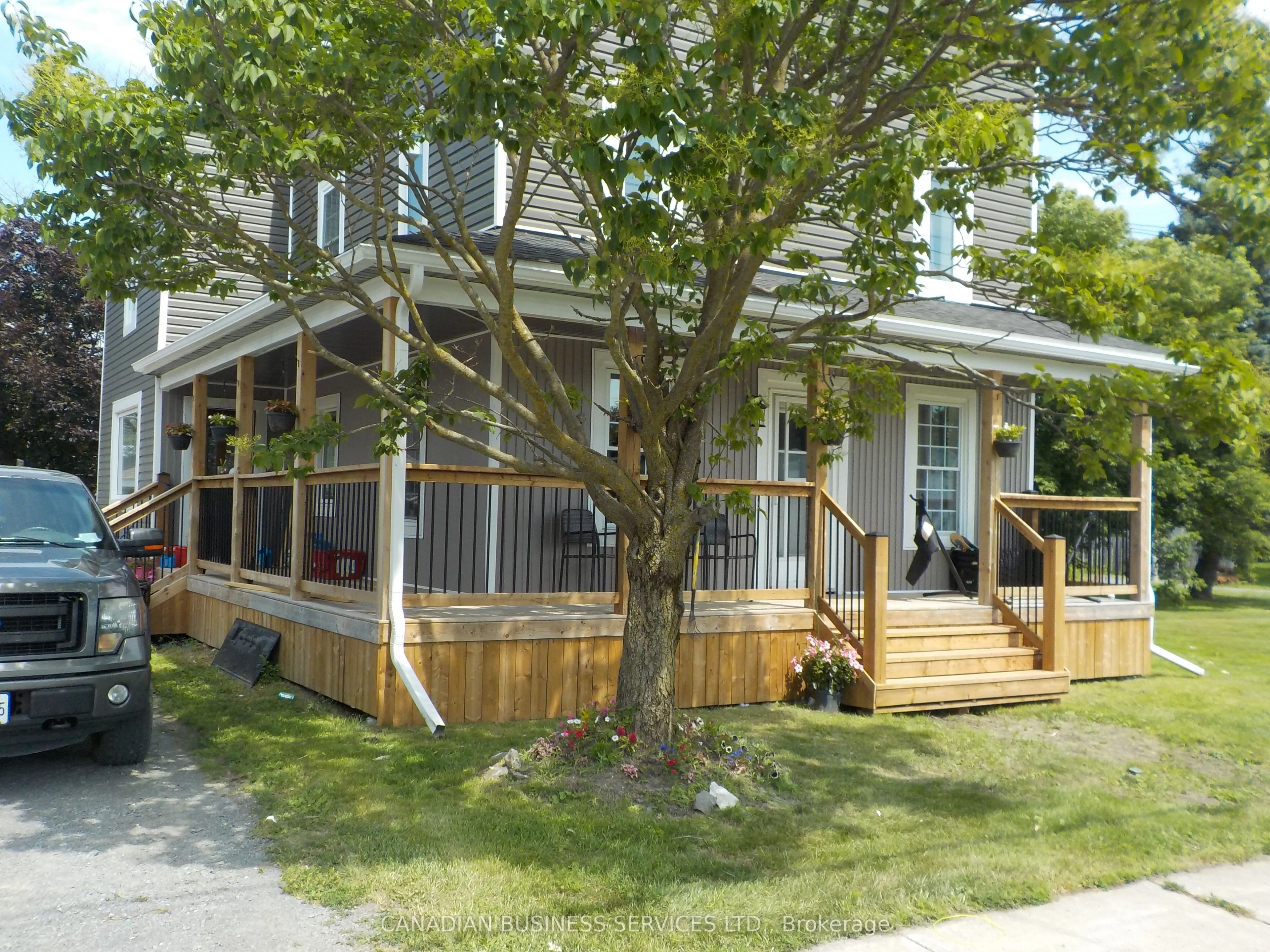 2285 Laval Road S