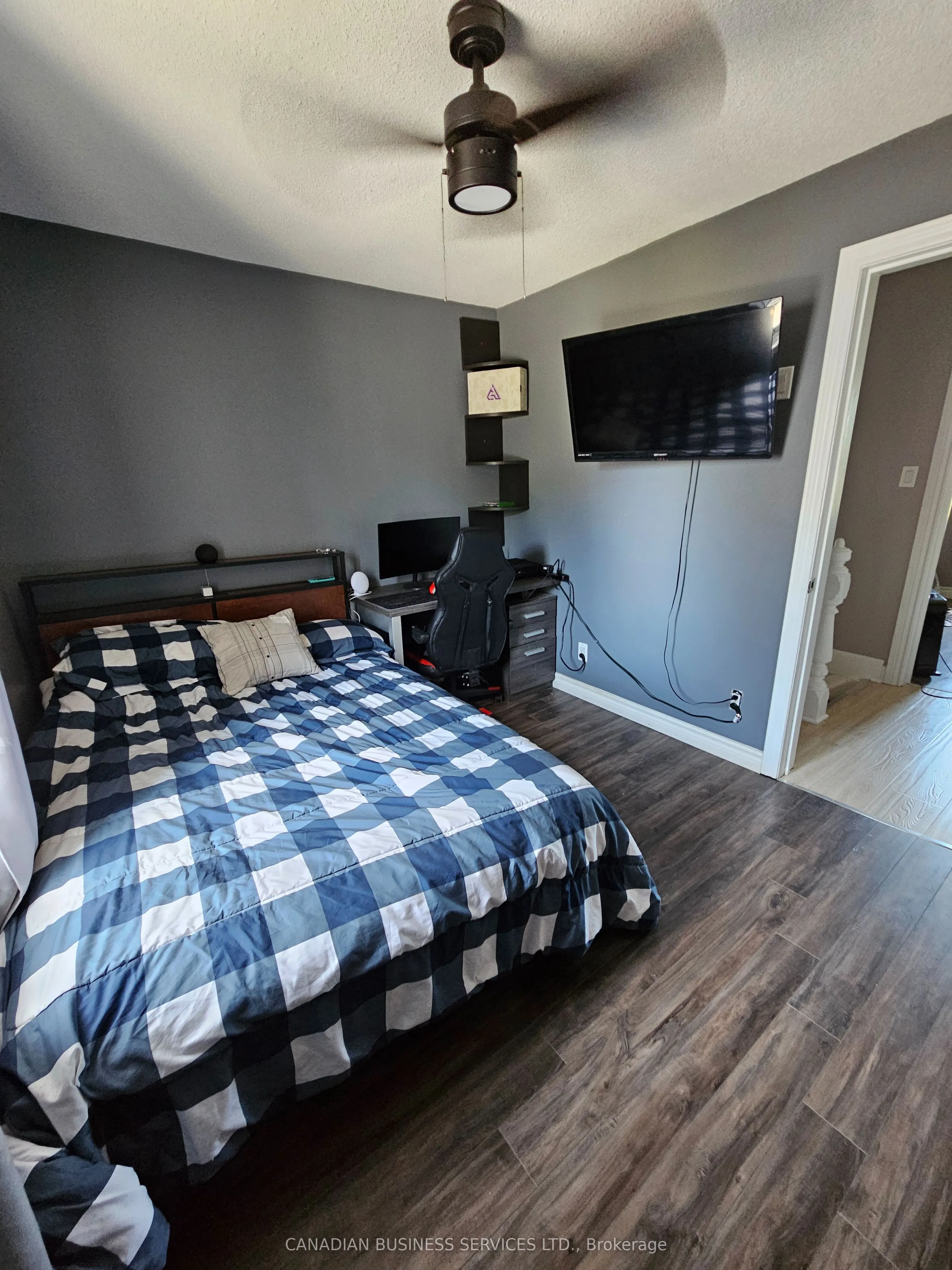 2285 Laval Road S