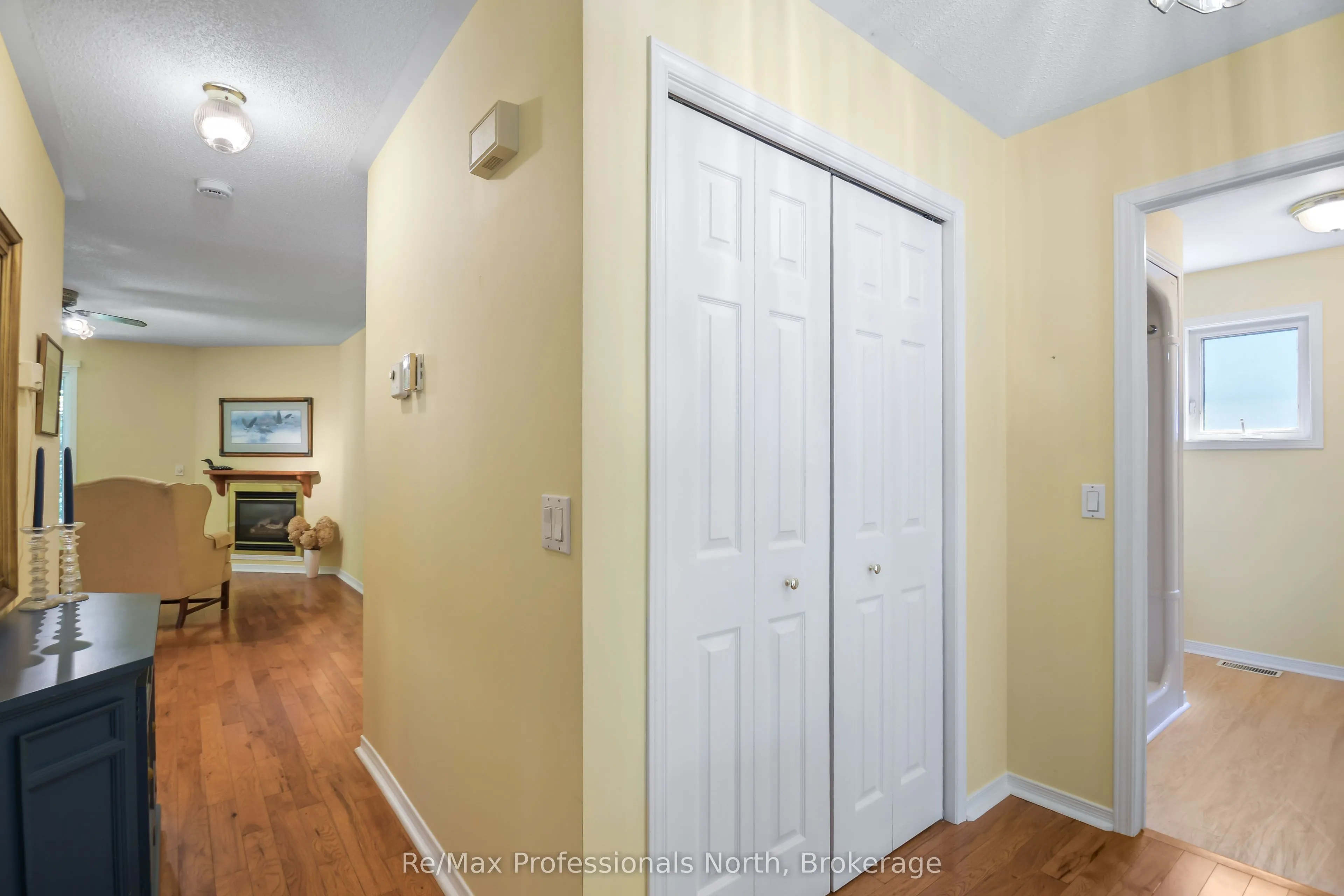 60 Pineridge Gate