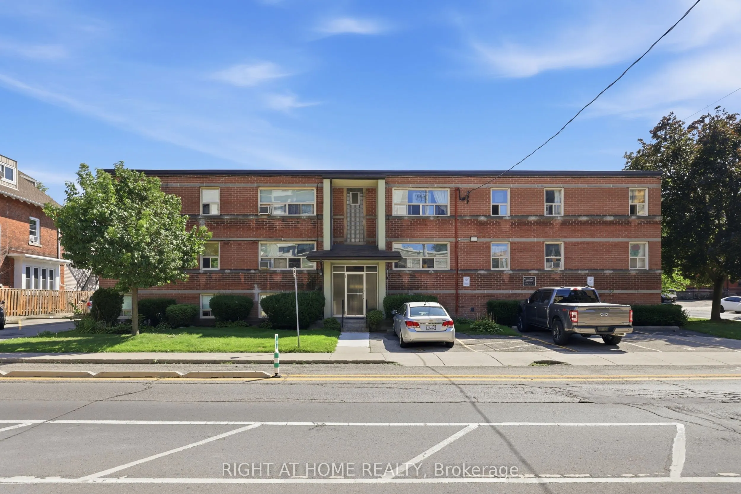 223 MacNab Street S #11