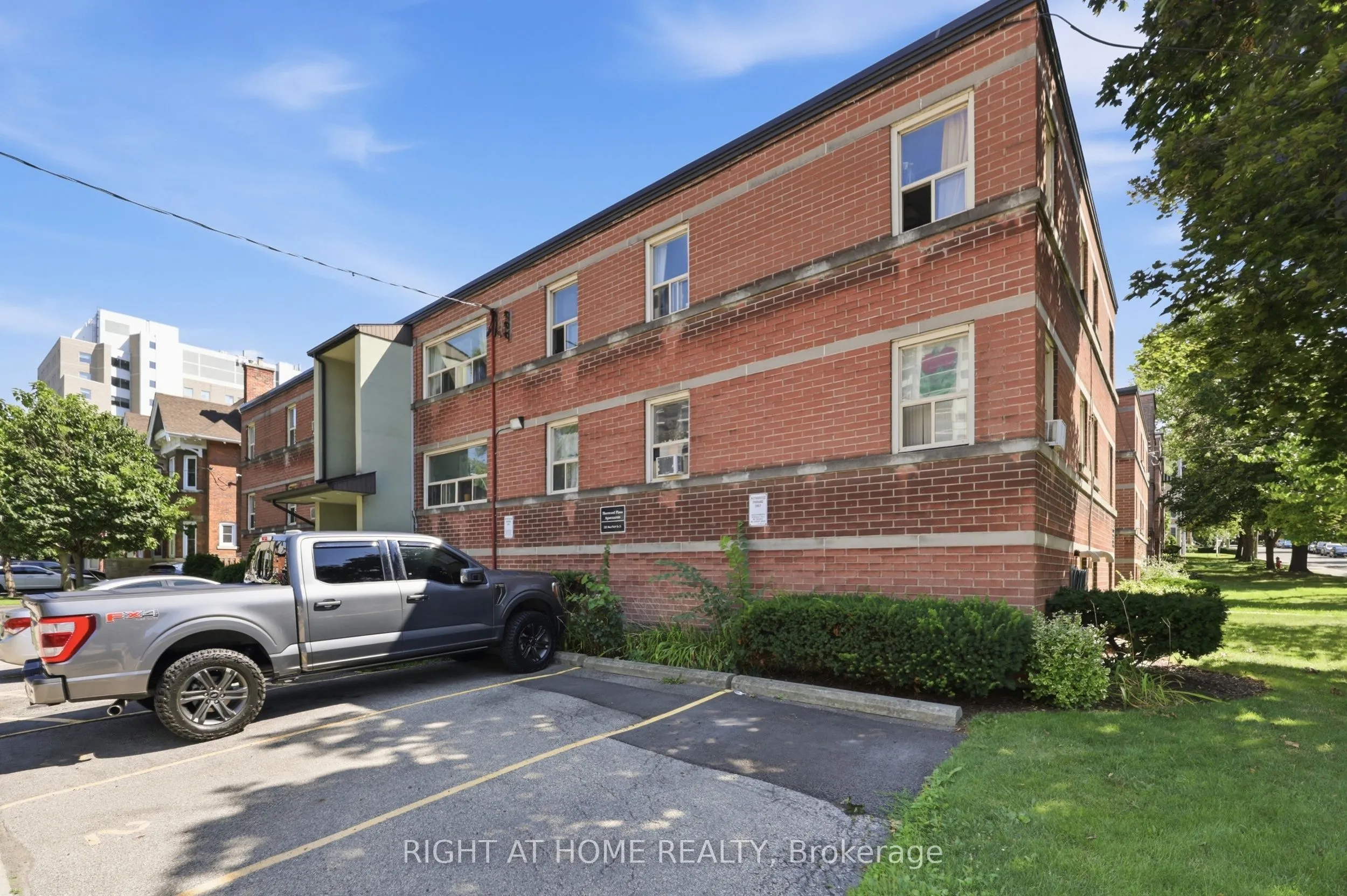223 MacNab Street S #11