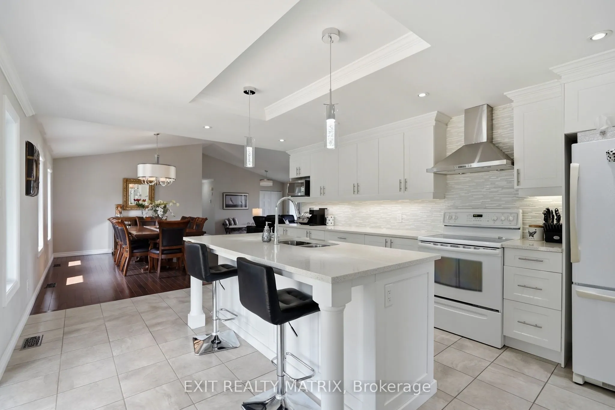 248 Des Violettes Street
