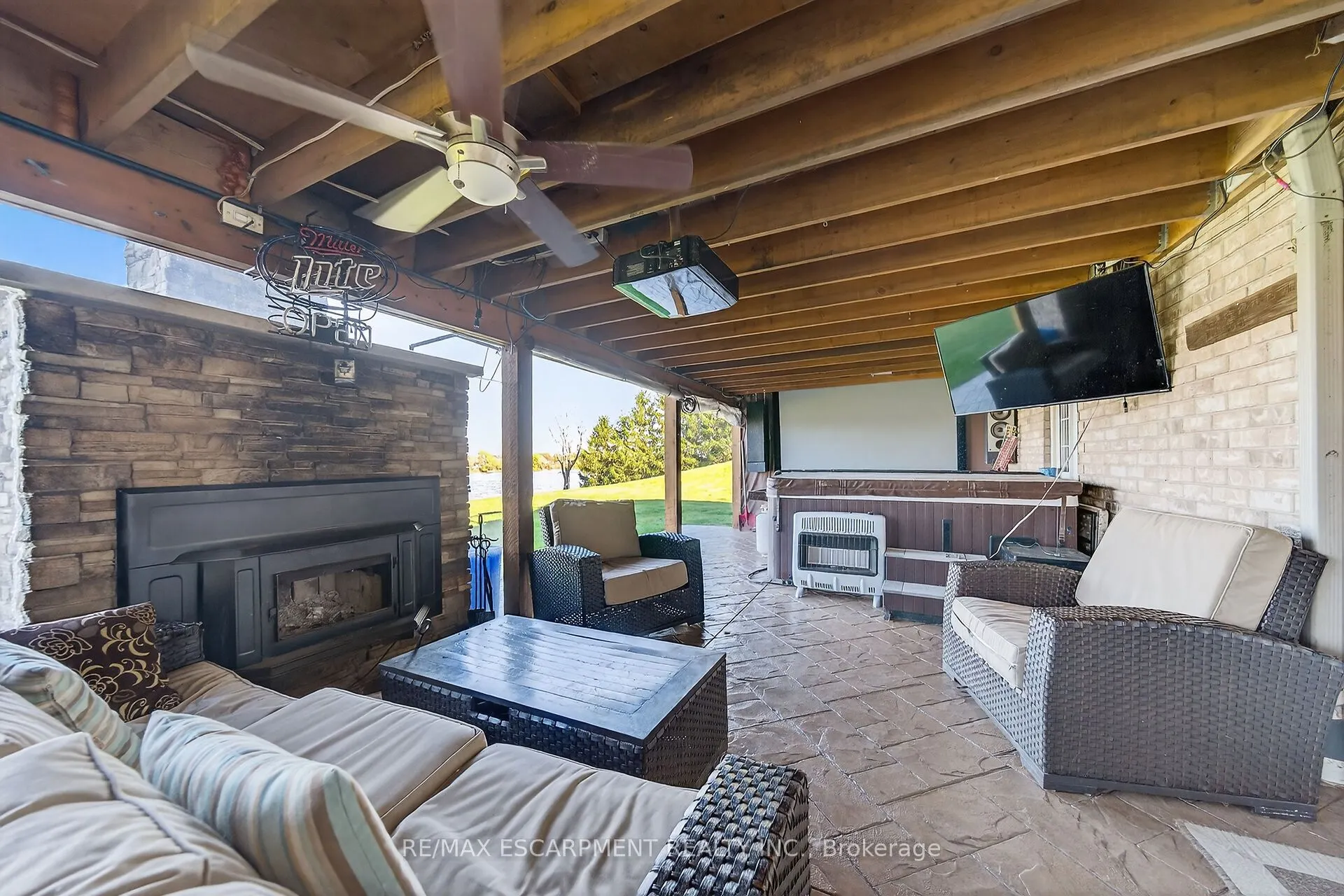 1140 River Road