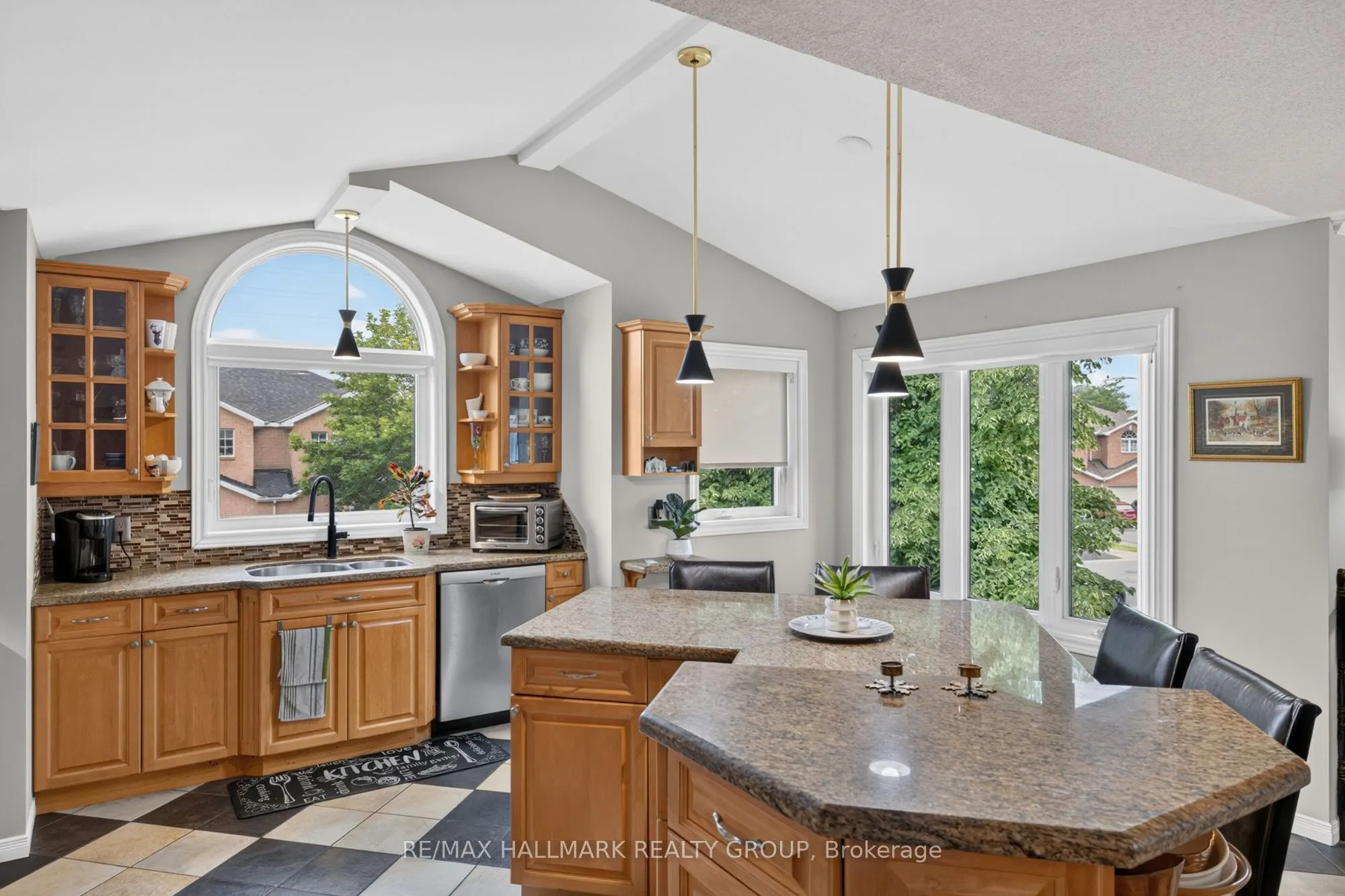 139 CASTLE GLEN Crescent