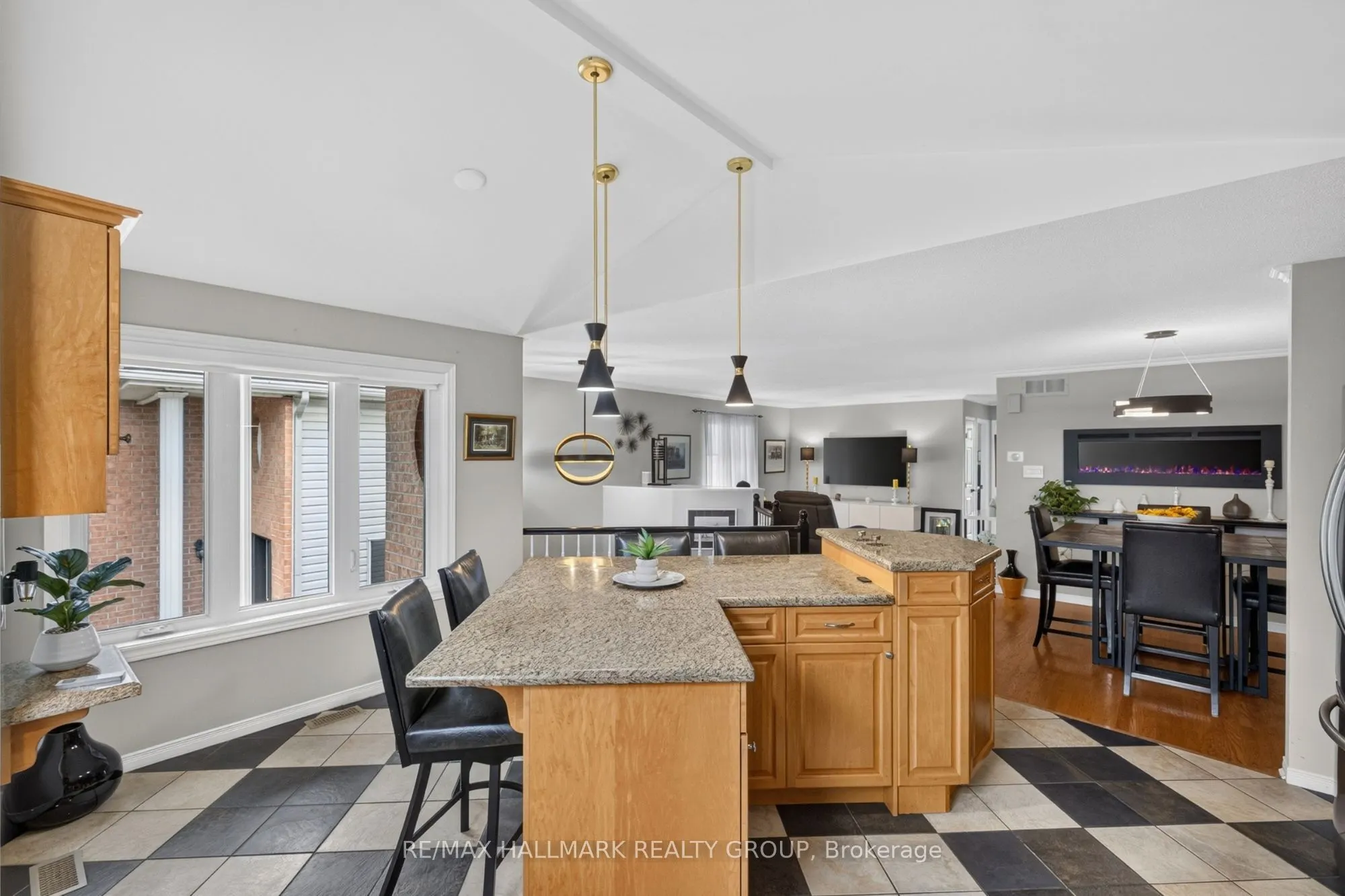 139 CASTLE GLEN Crescent