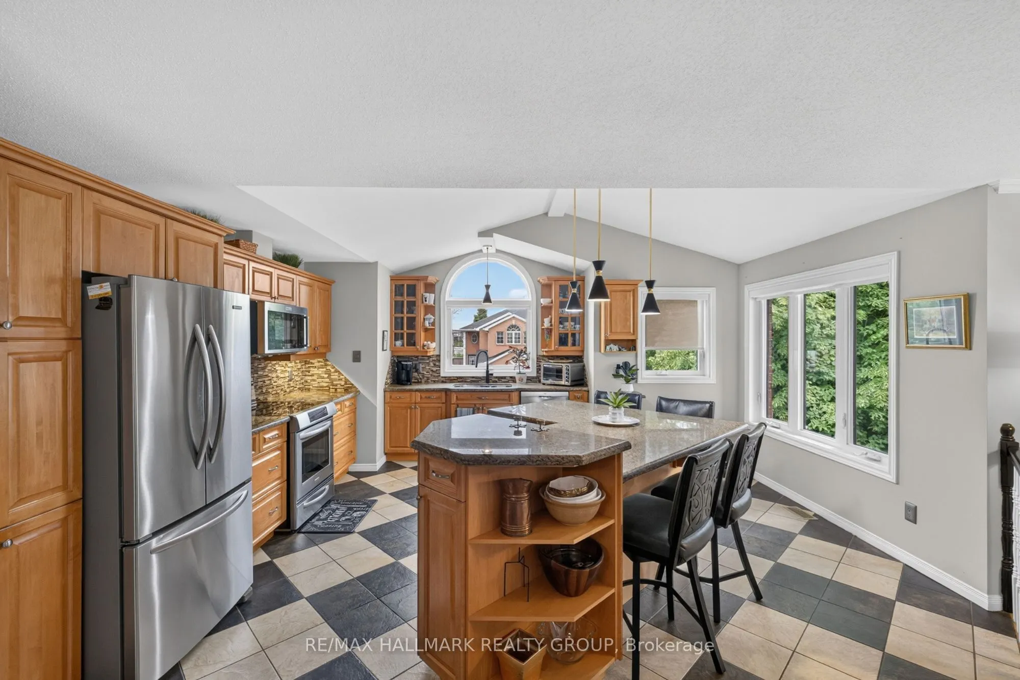 139 CASTLE GLEN Crescent