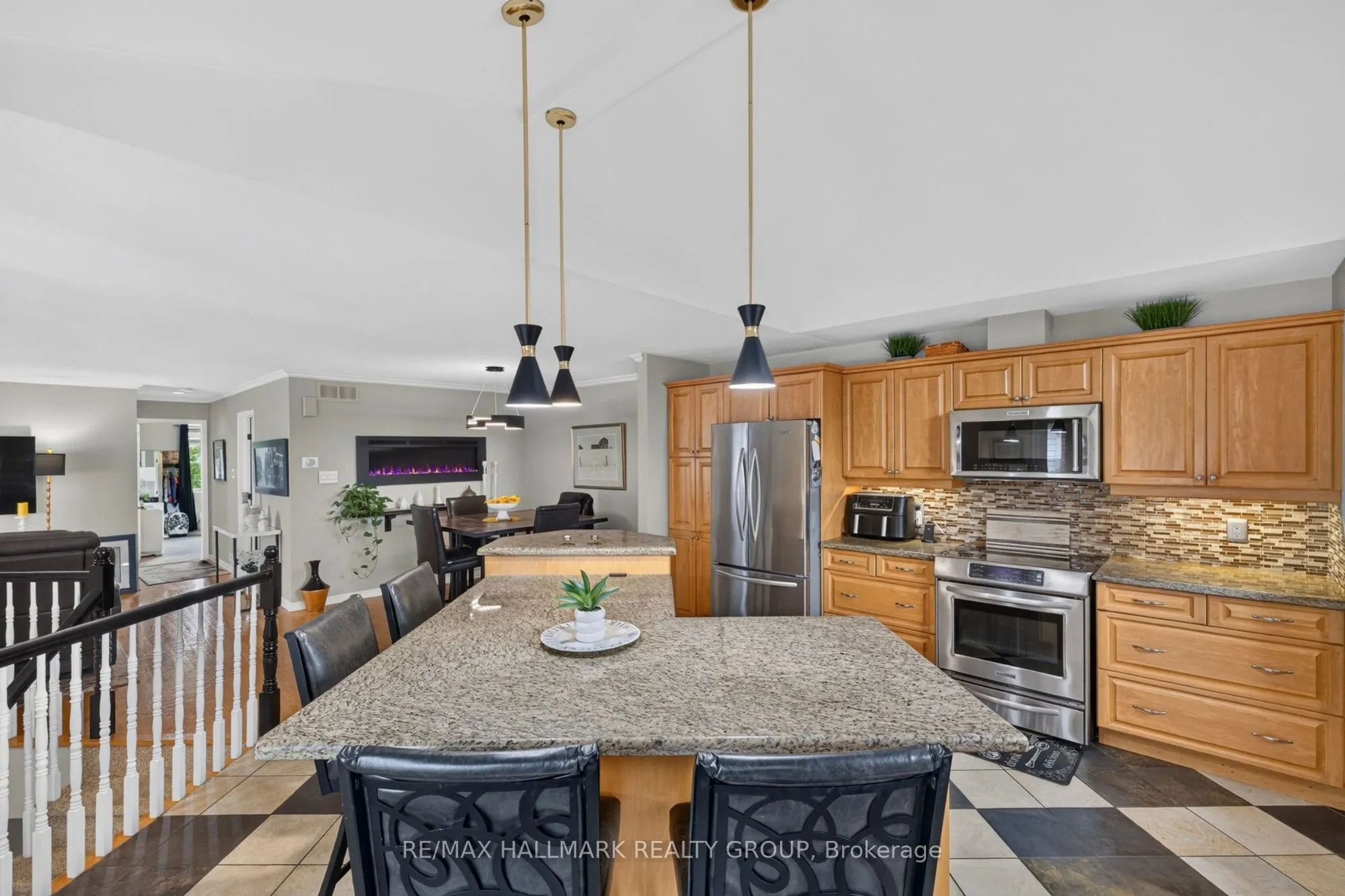 139 CASTLE GLEN Crescent