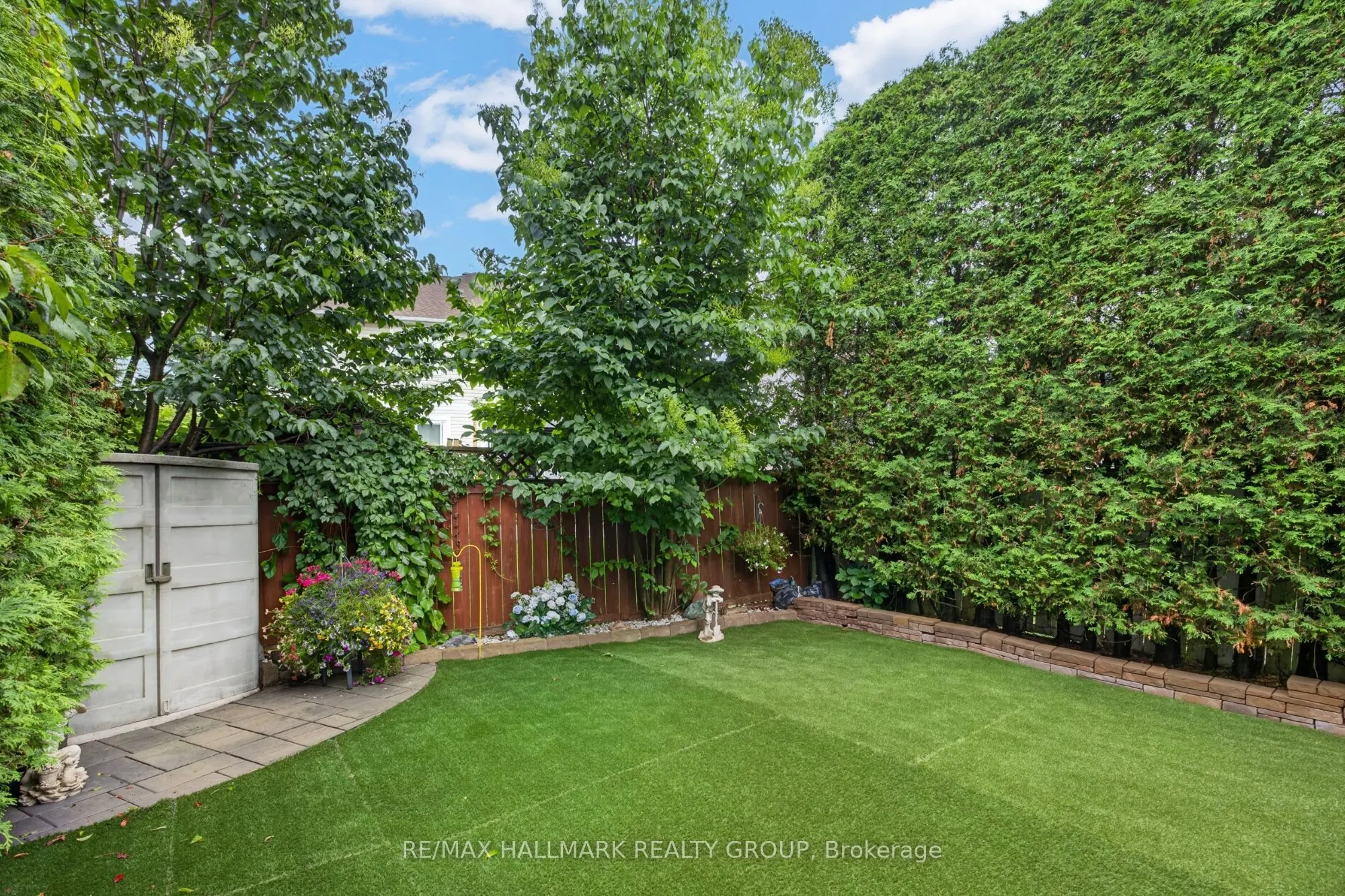139 CASTLE GLEN Crescent