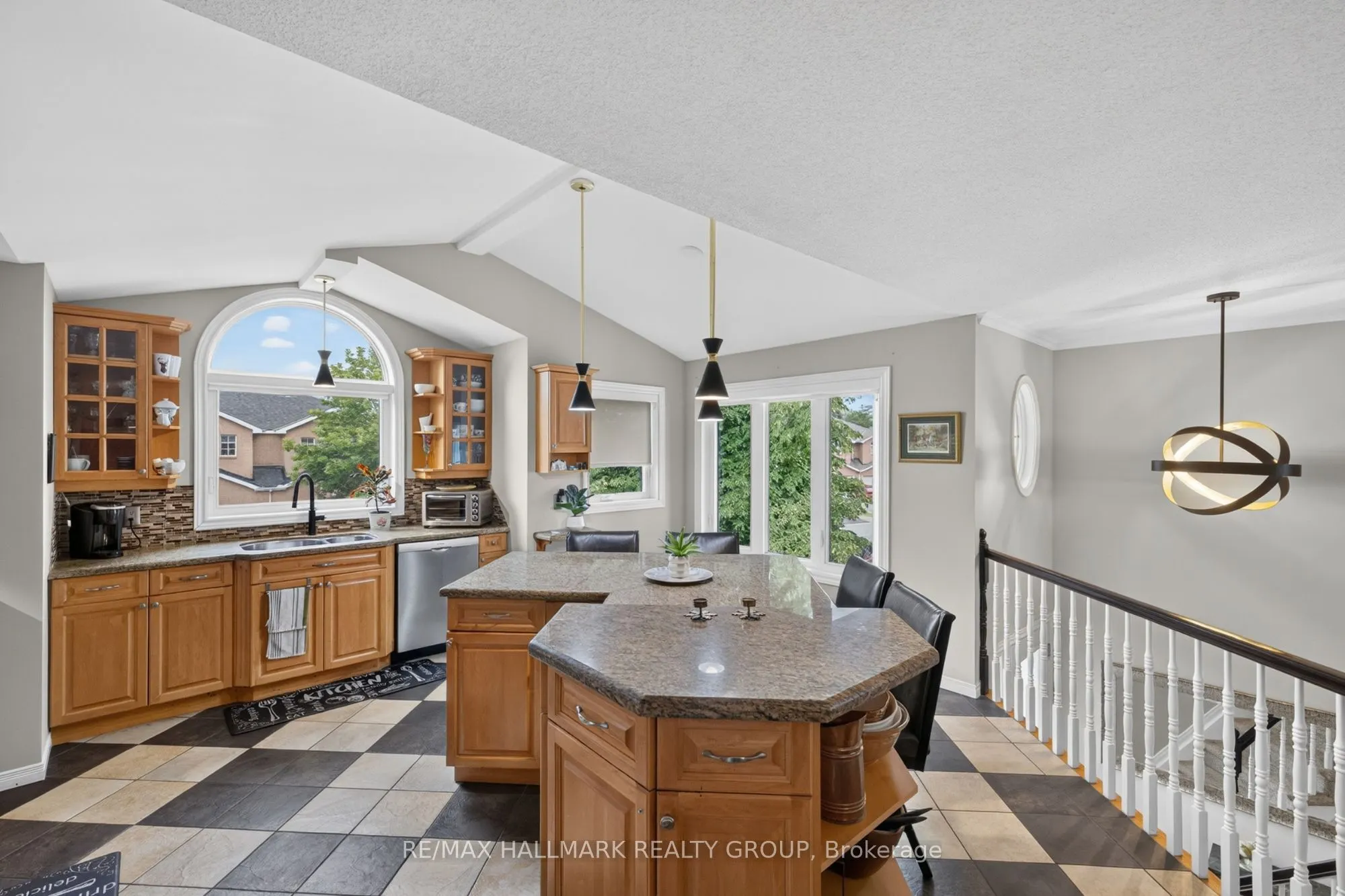 139 CASTLE GLEN Crescent