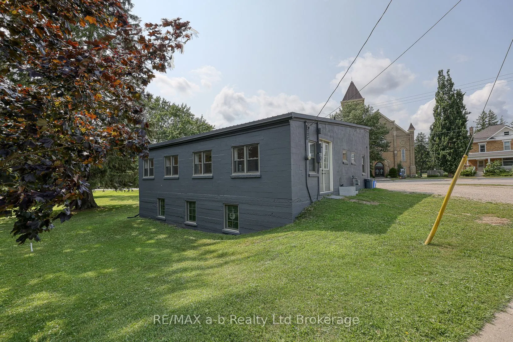 119 Woodstock Street S