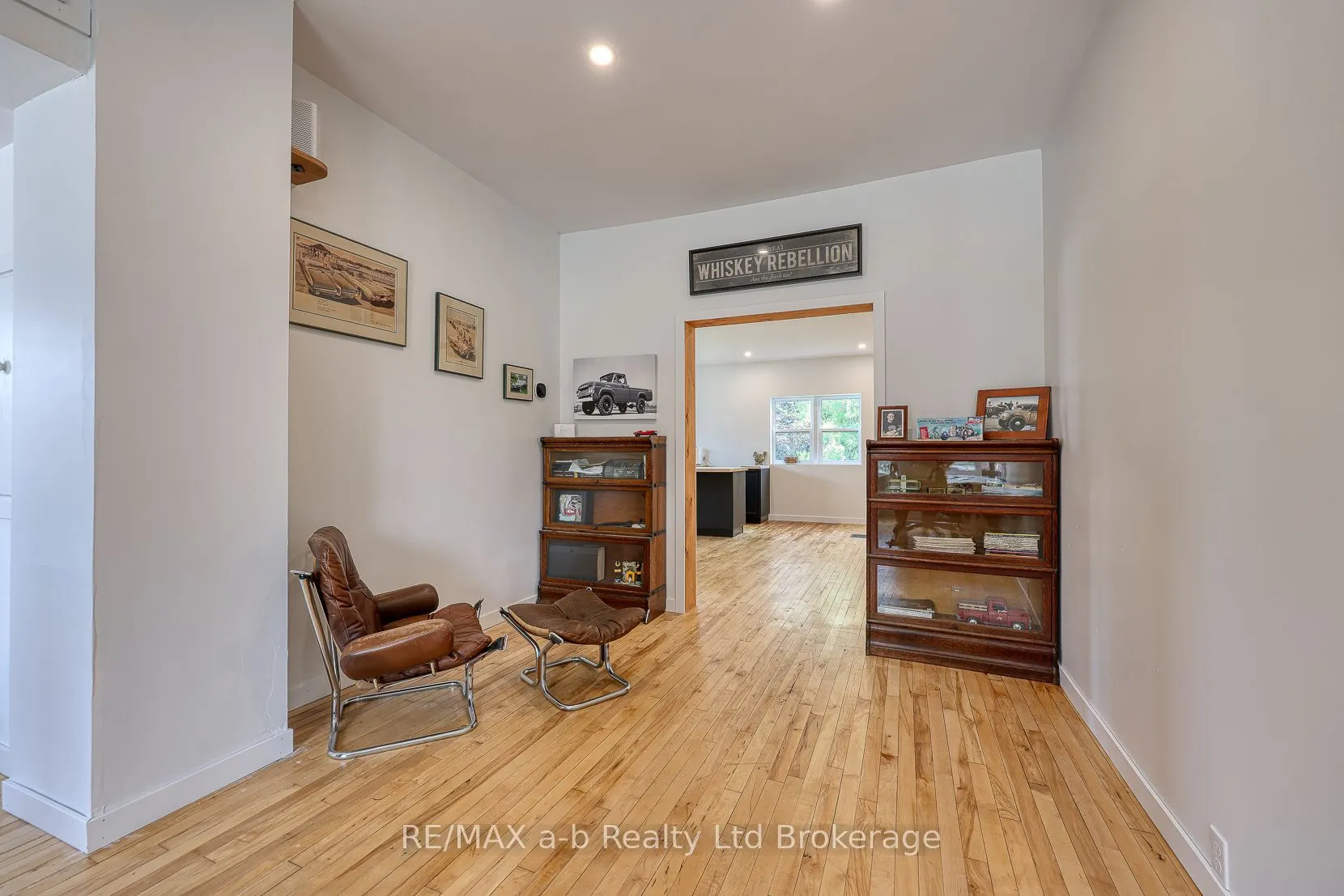 119 Woodstock Street S