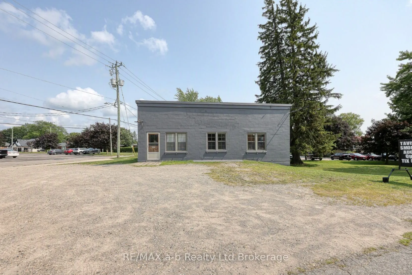 119 Woodstock Street S