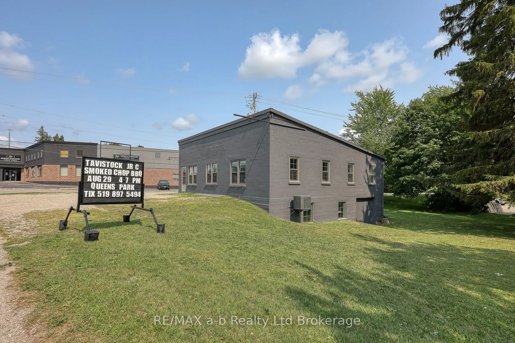119 Woodstock Street S