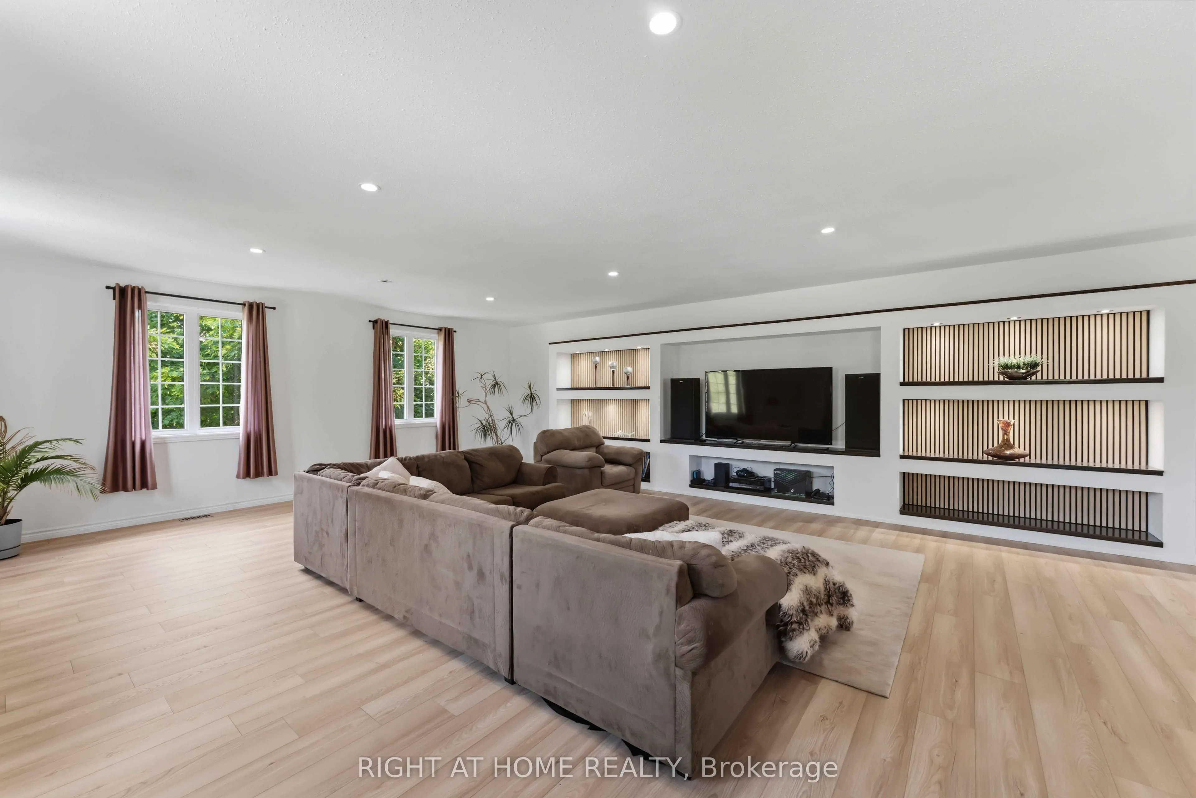 1607 Landel Drive