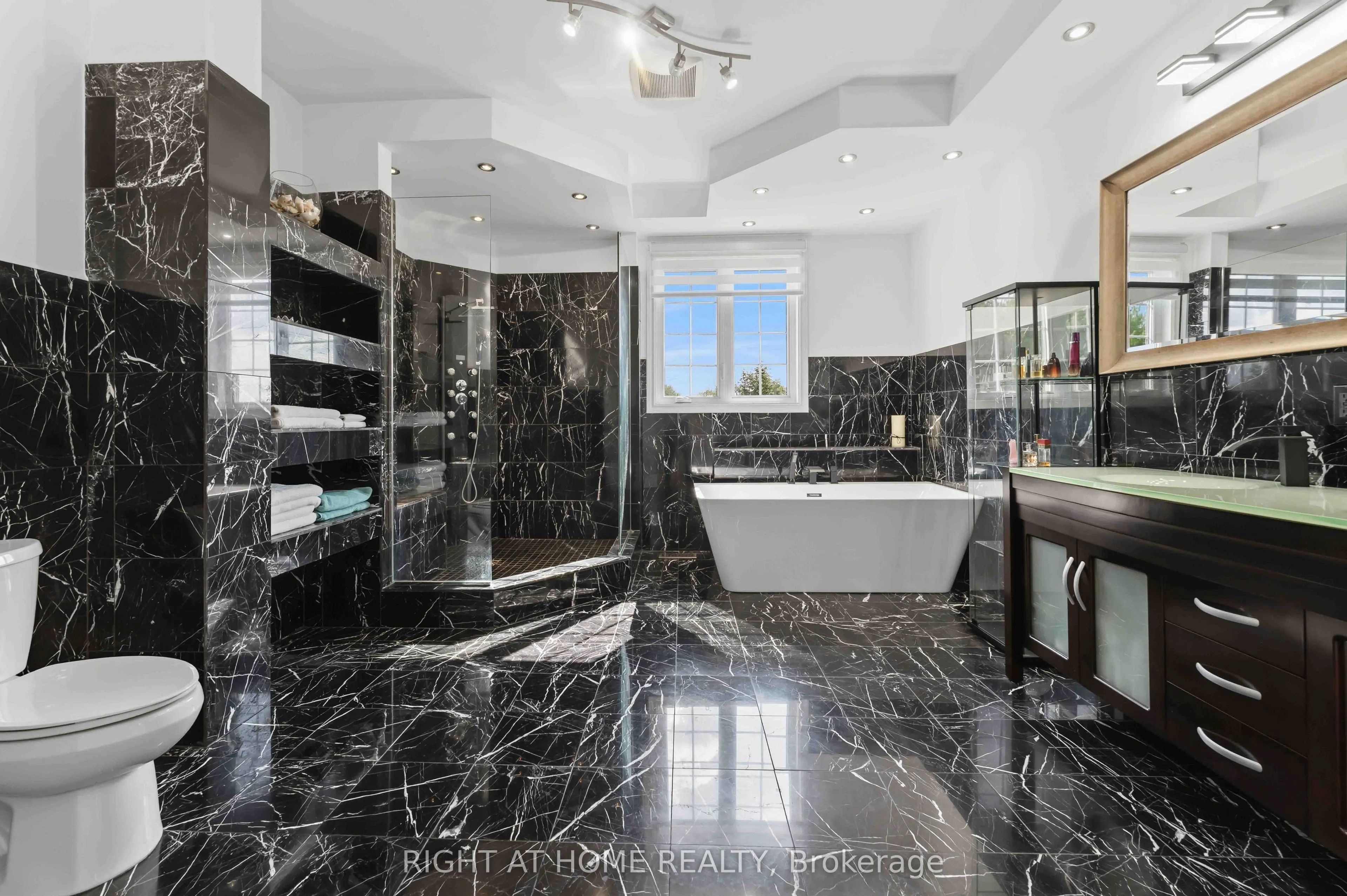 1607 Landel Drive