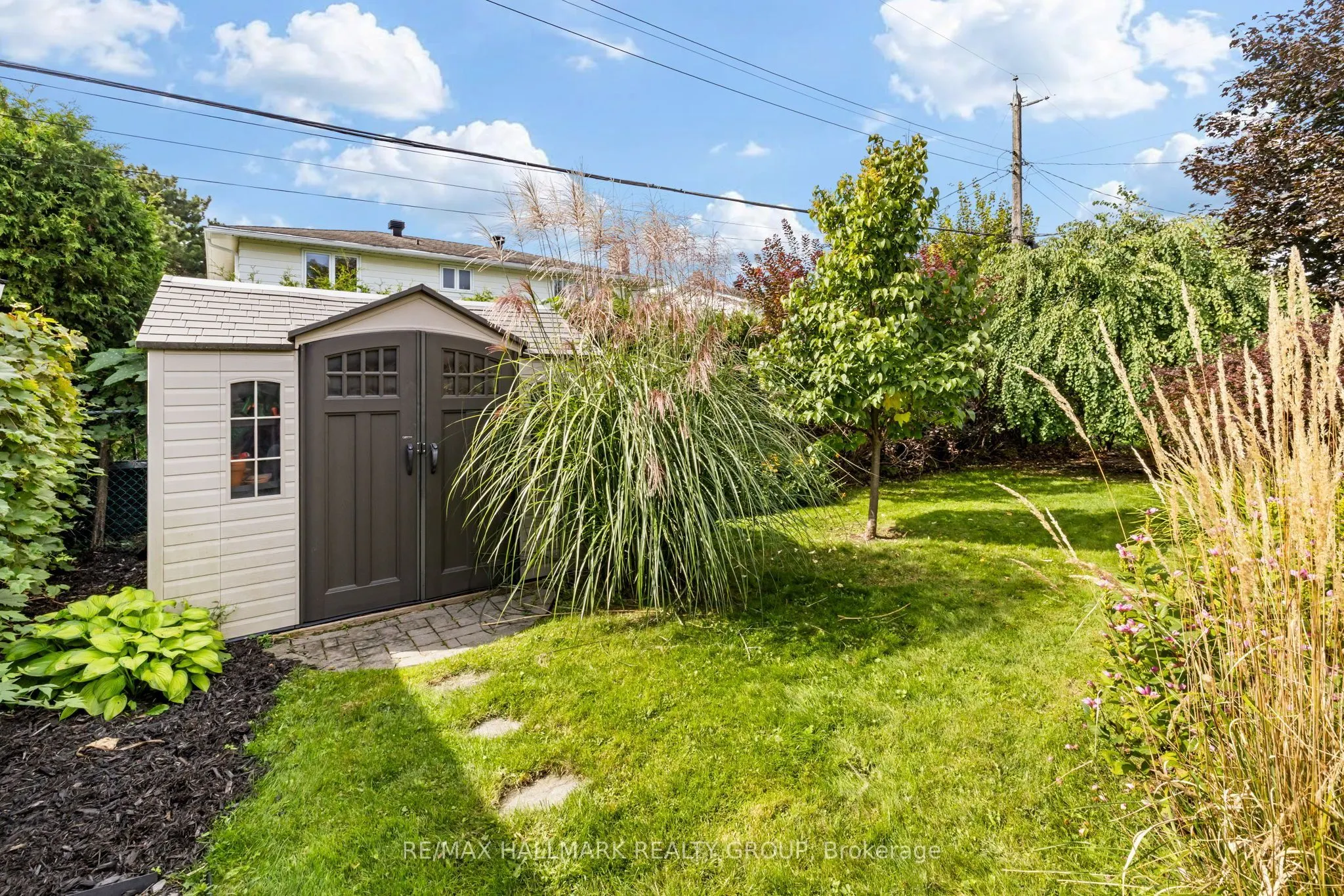 932 Dresden Crescent