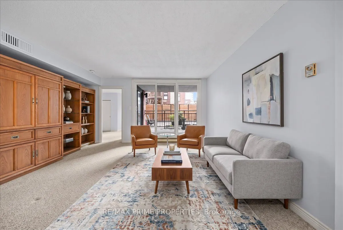 205 Somerset Street W #105