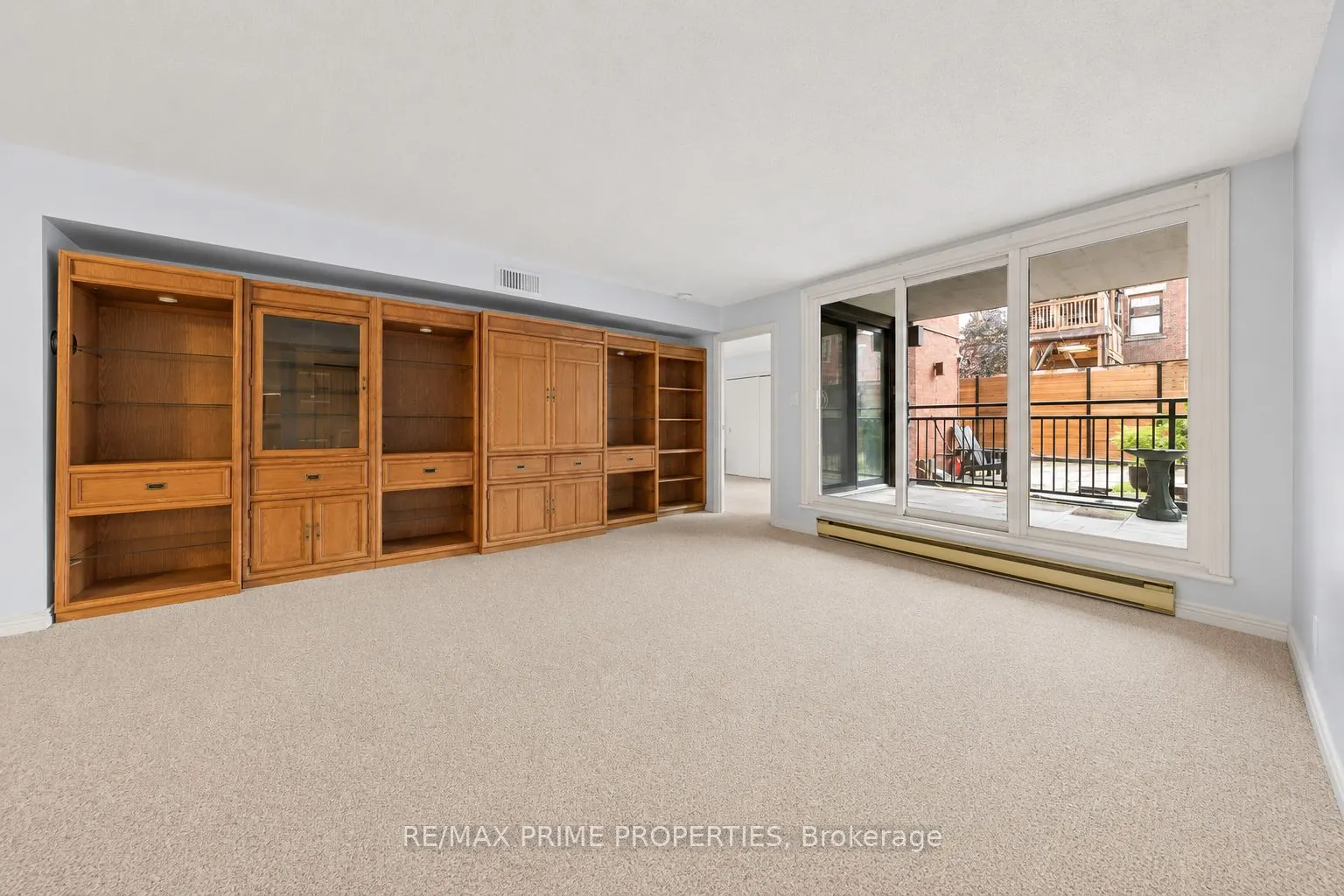 205 Somerset Street W #105