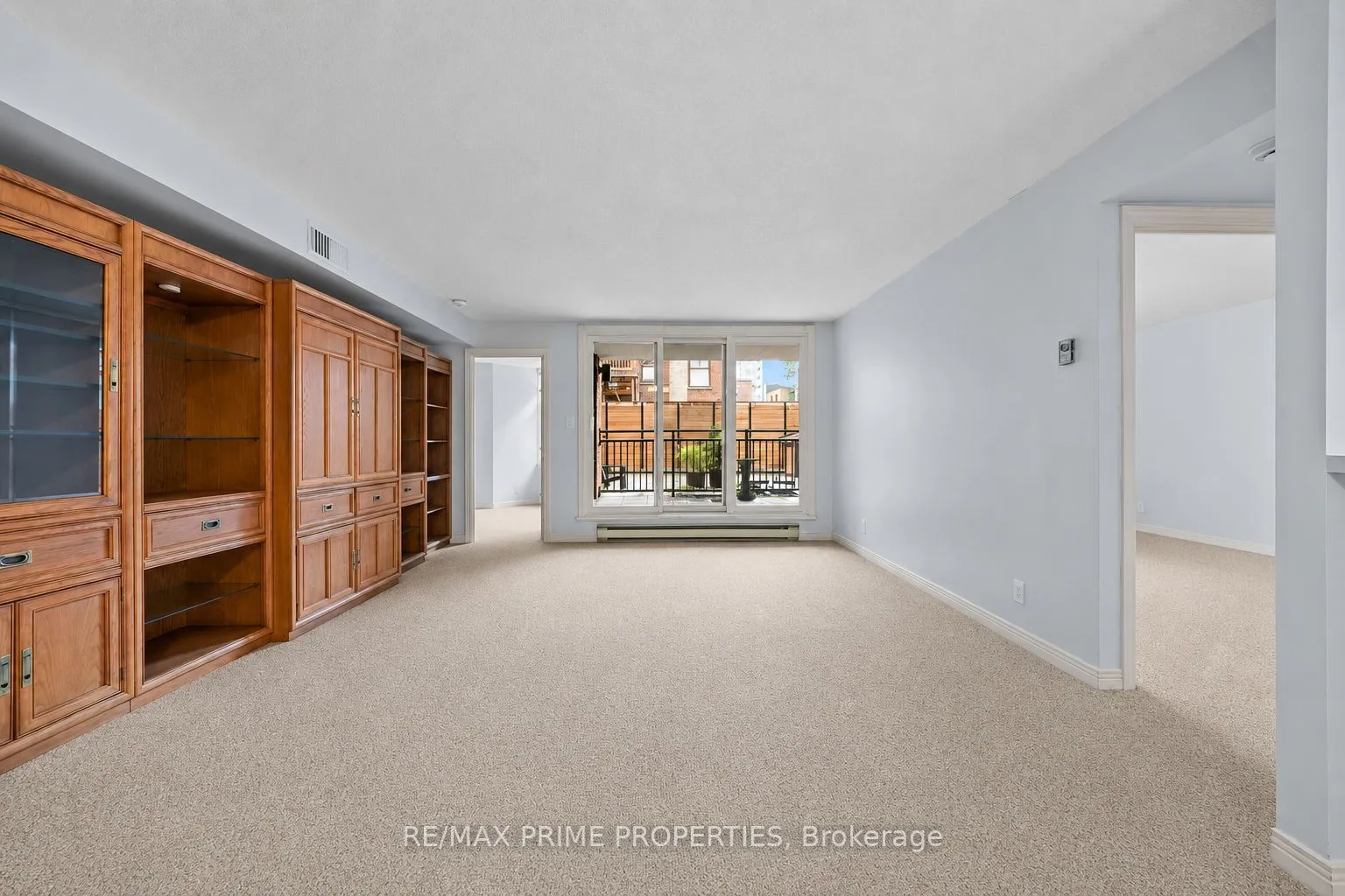 205 Somerset Street W #105