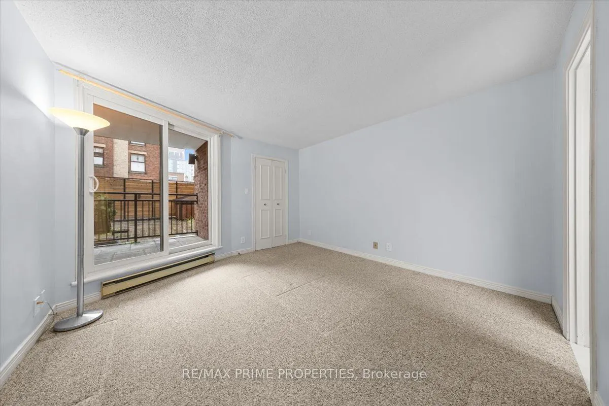 205 Somerset Street W #105