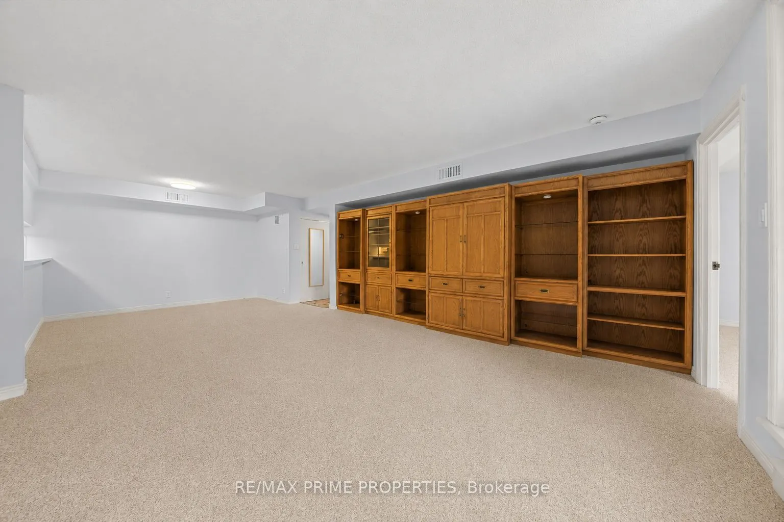 205 Somerset Street W #105
